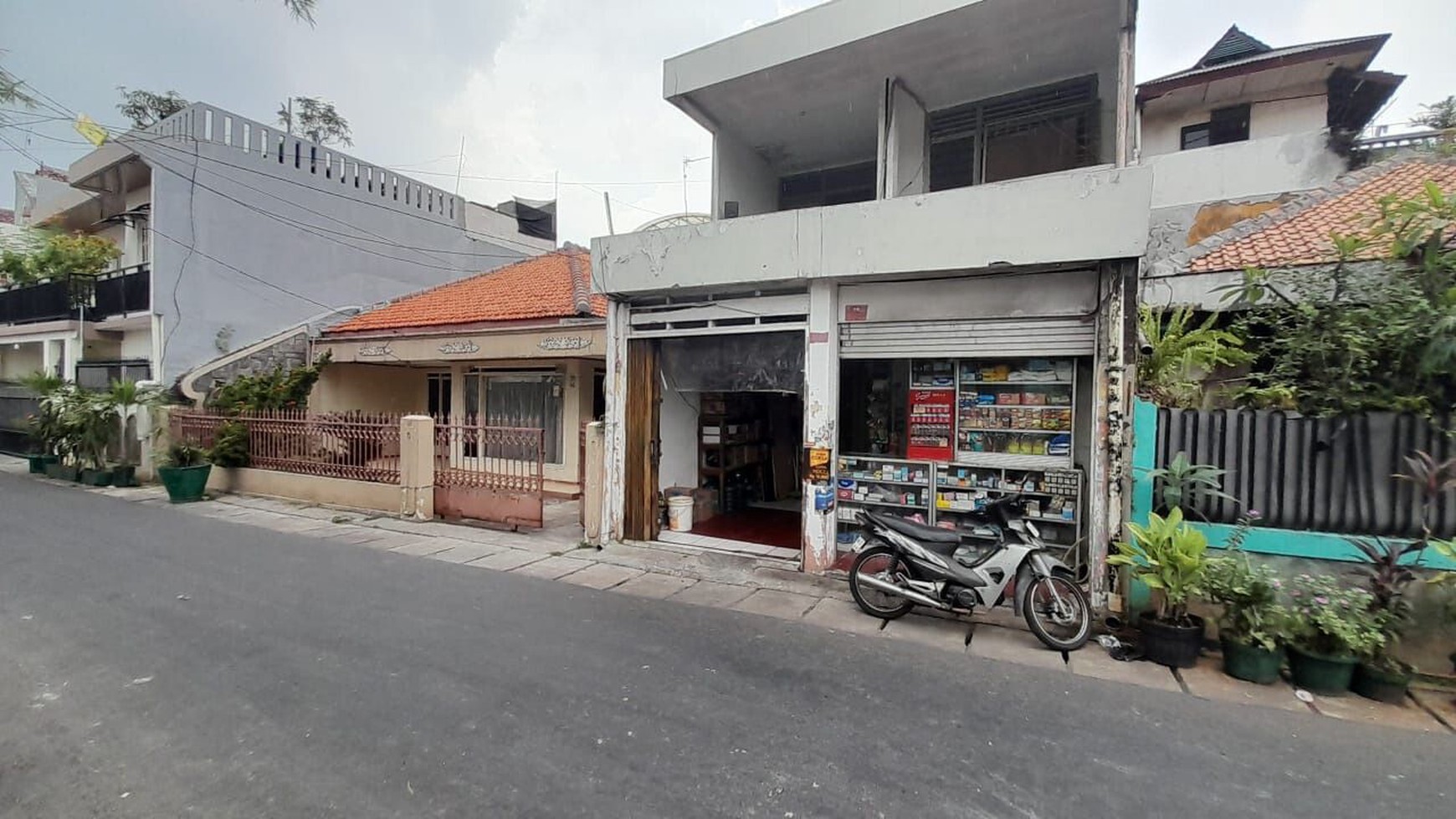 Rumah Hitung Tanah Area Cipete