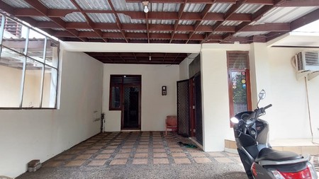 Rumah Hook Lokasi Strategis dengan Bangunan Kokoh @Punai, Bintaro