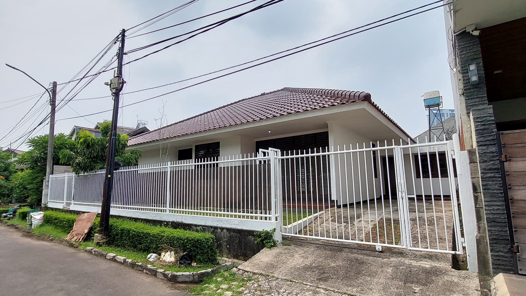 Rumah Bagus Terawat, Siap Huni dan Hunian Nyaman @Camar, Bintaro