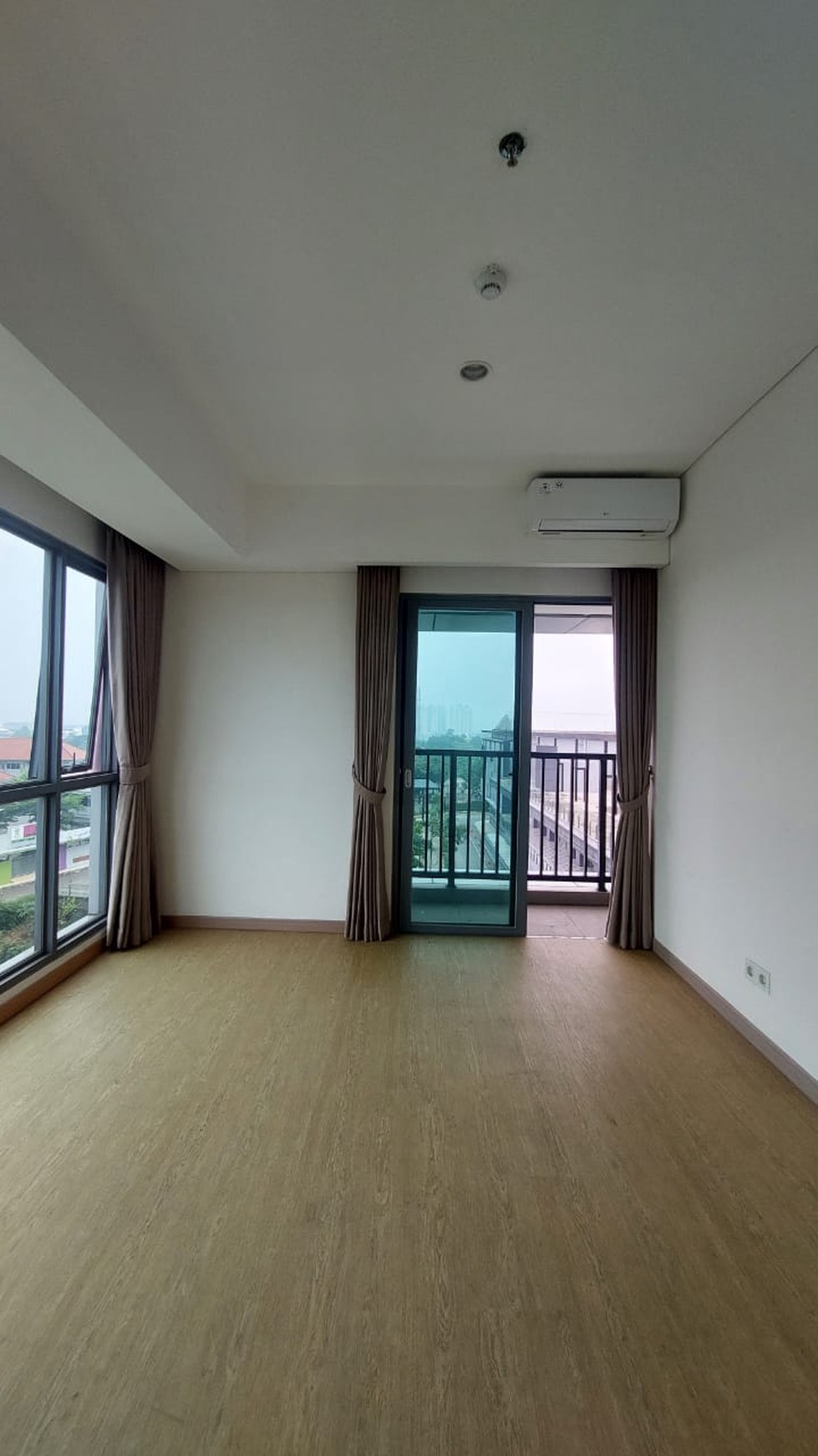 Apartemen Strategis dengan Fasilitas Lengkap @Emerald Bintaro