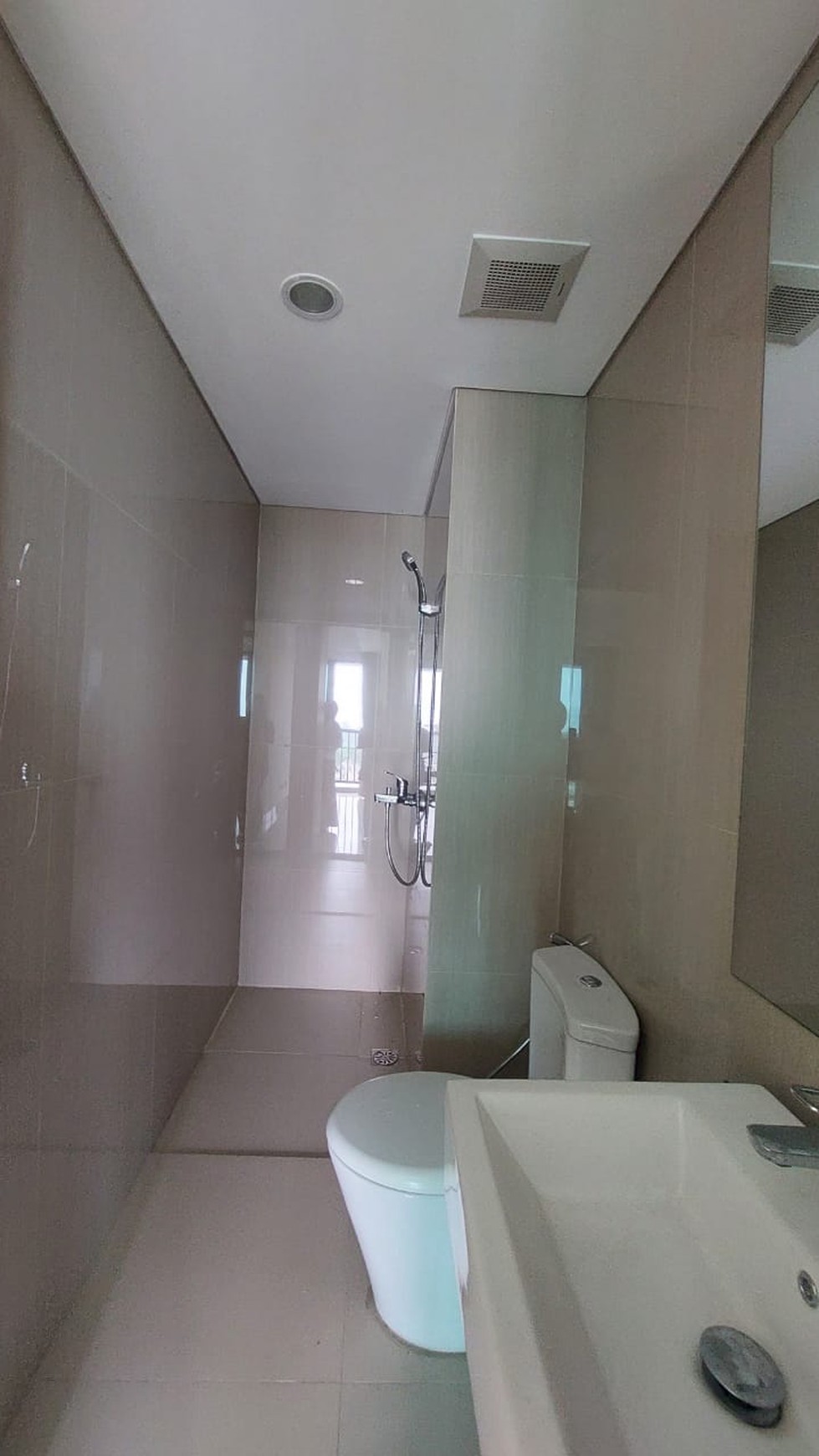 Apartemen Strategis dengan Fasilitas Lengkap @Emerald Bintaro