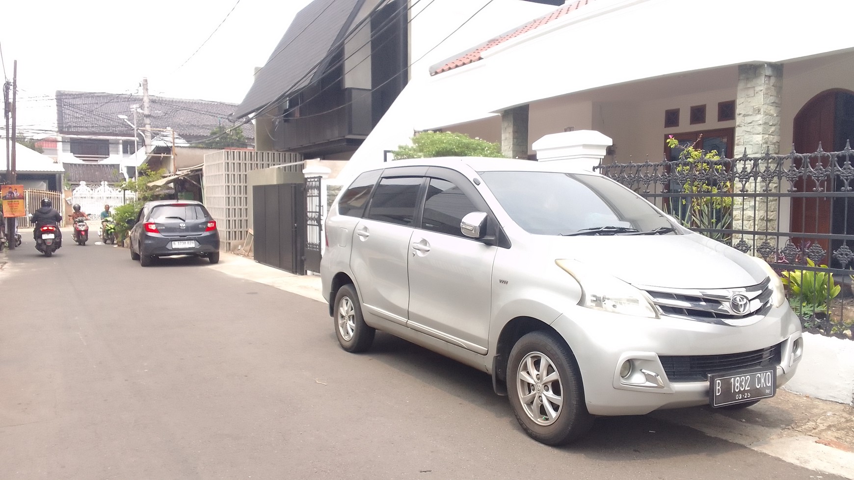 Rumah Bagus 2 Lantai Di Kebon Baru Selangkah Dari Asem Baris Raya Dan 5 Menit Ke EKA Hospital Jl. MT Haryono Cawang