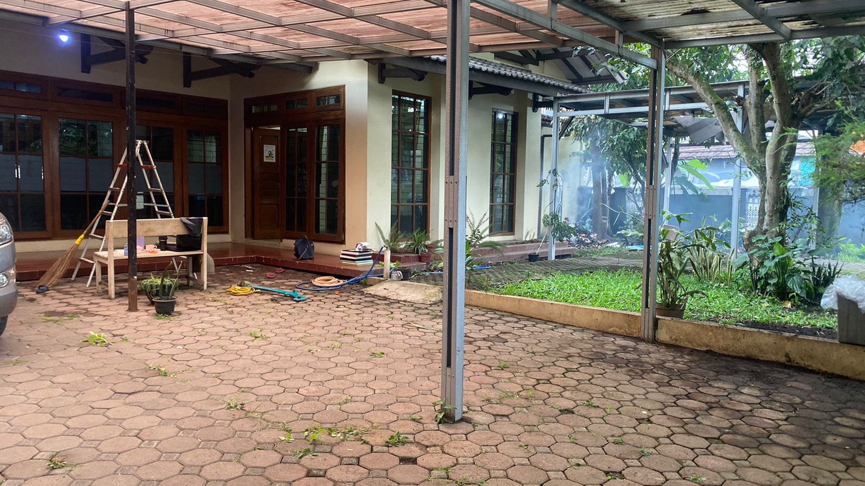 Rumah Villa Di Cisitu Dago Bandung Dataran Tinggi Adem Dan Dingin Cocok Tempat Berlibur Dan Peristirahatan