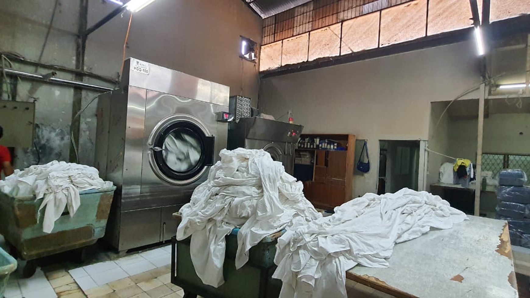 Tempat Usaha Laundry Skala Besar di kawasan Strategis Cibinong Bogor 