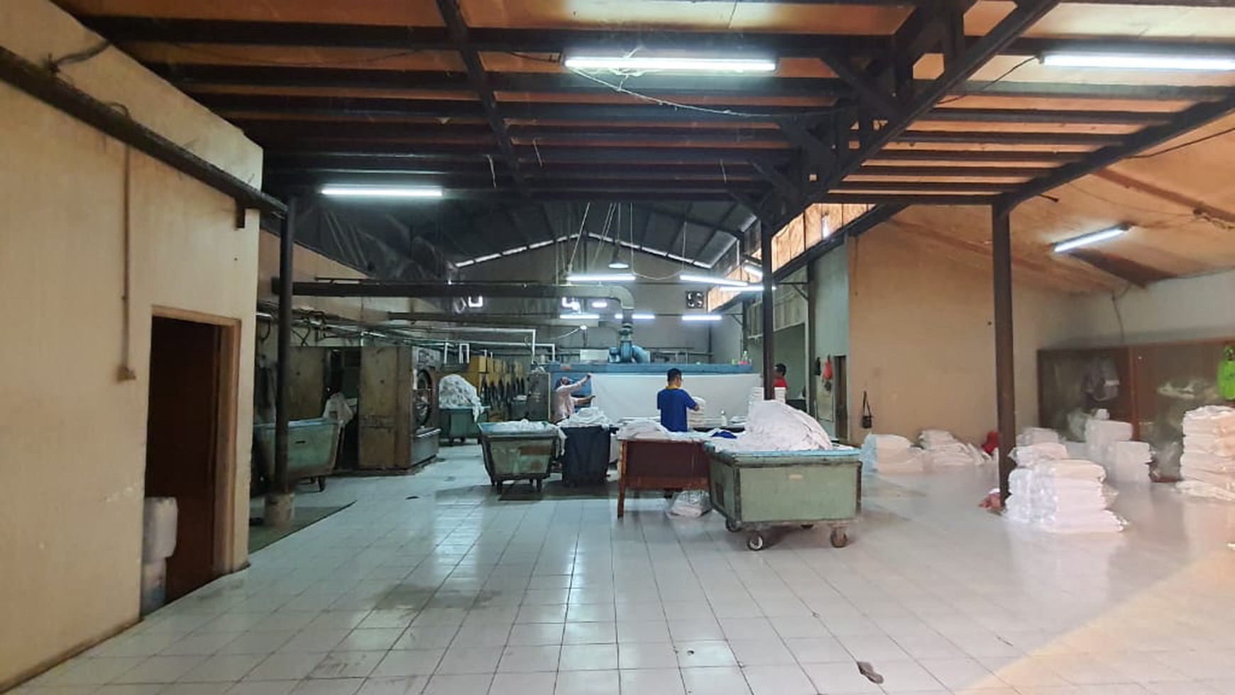 Tempat Usaha Laundry Skala Besar di kawasan Strategis Cibinong Bogor 