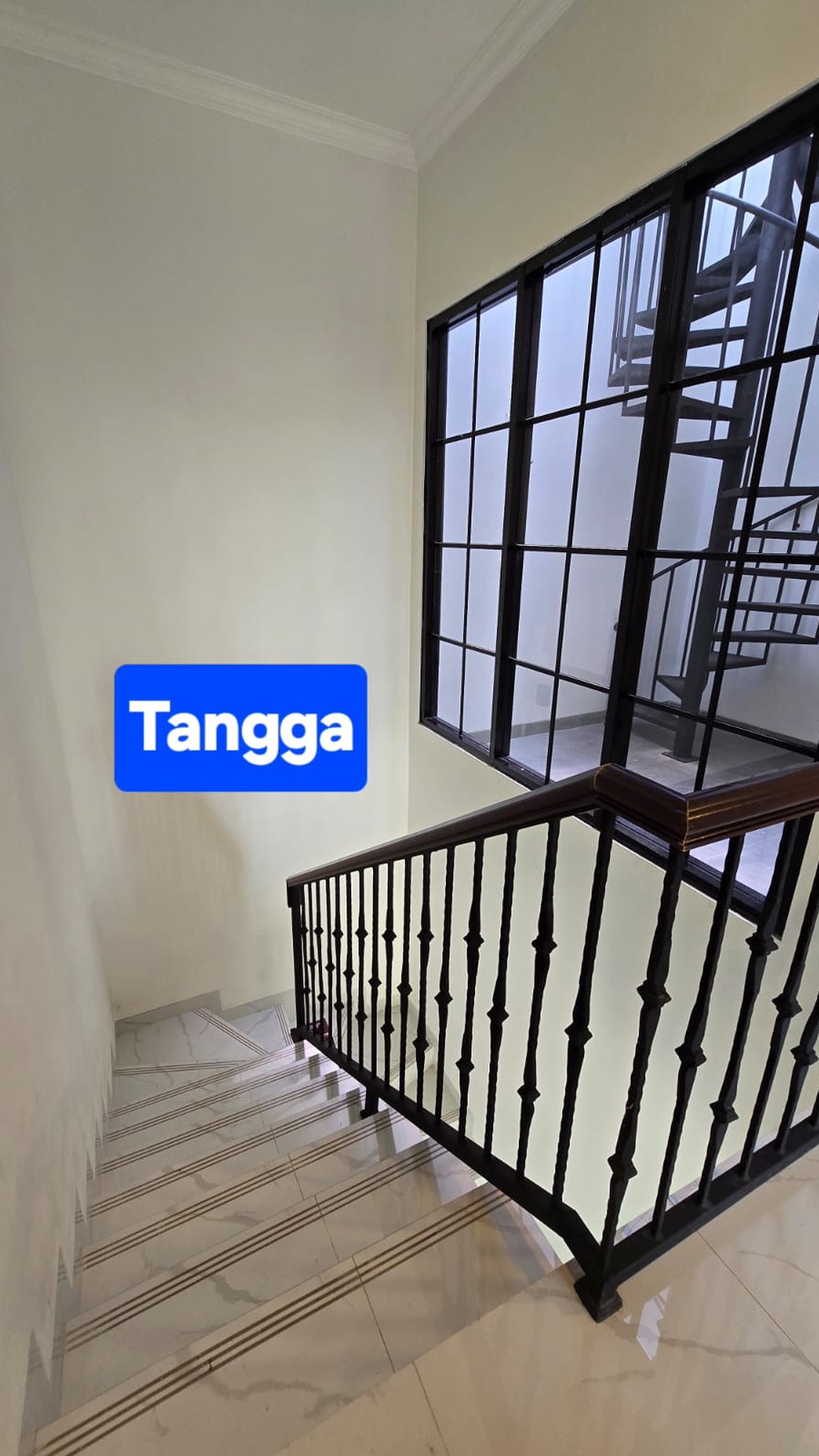 Rumah bangunan Mnadiri di Vanya Park