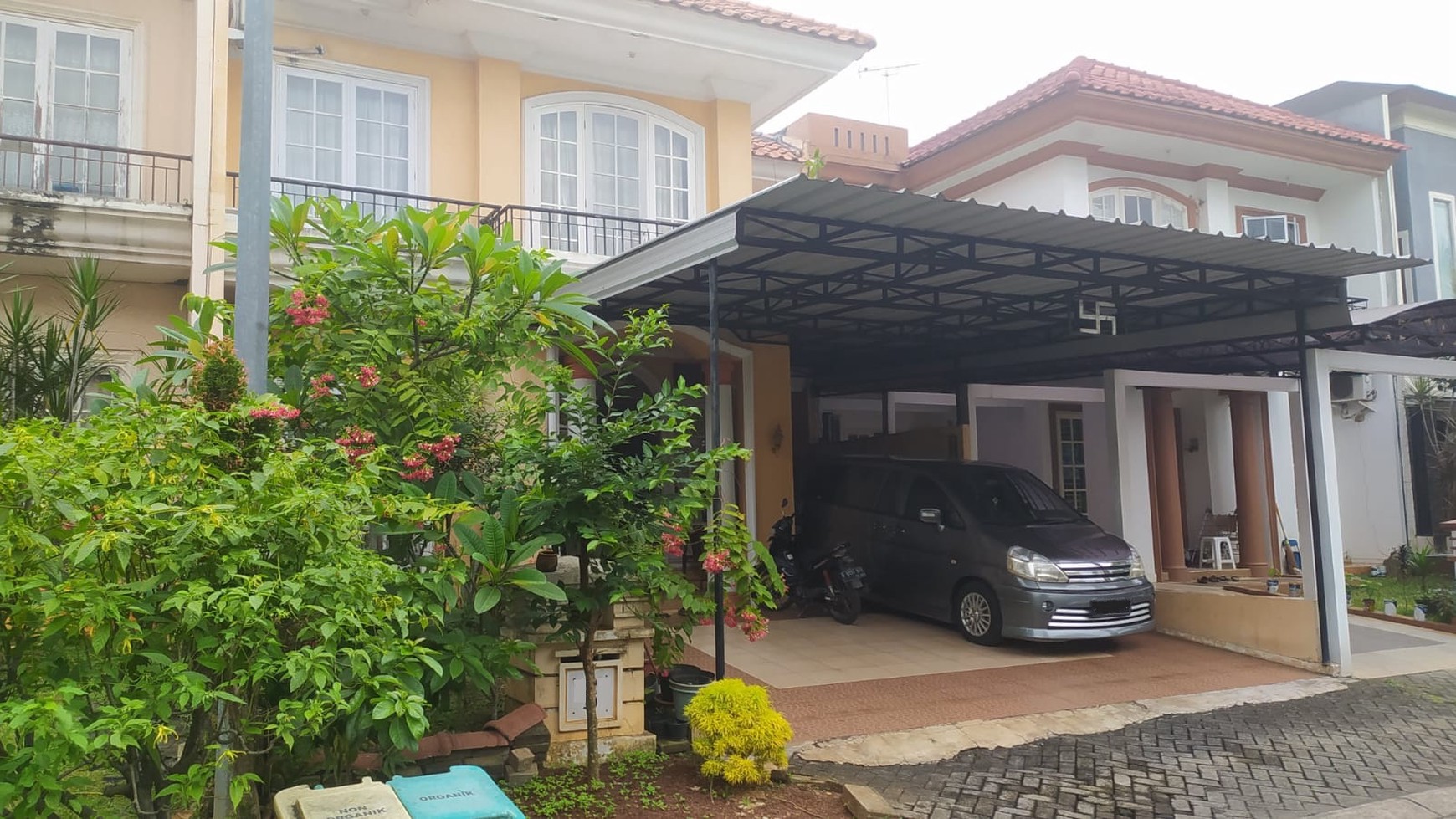 Rumah startegis di Versailles BSD