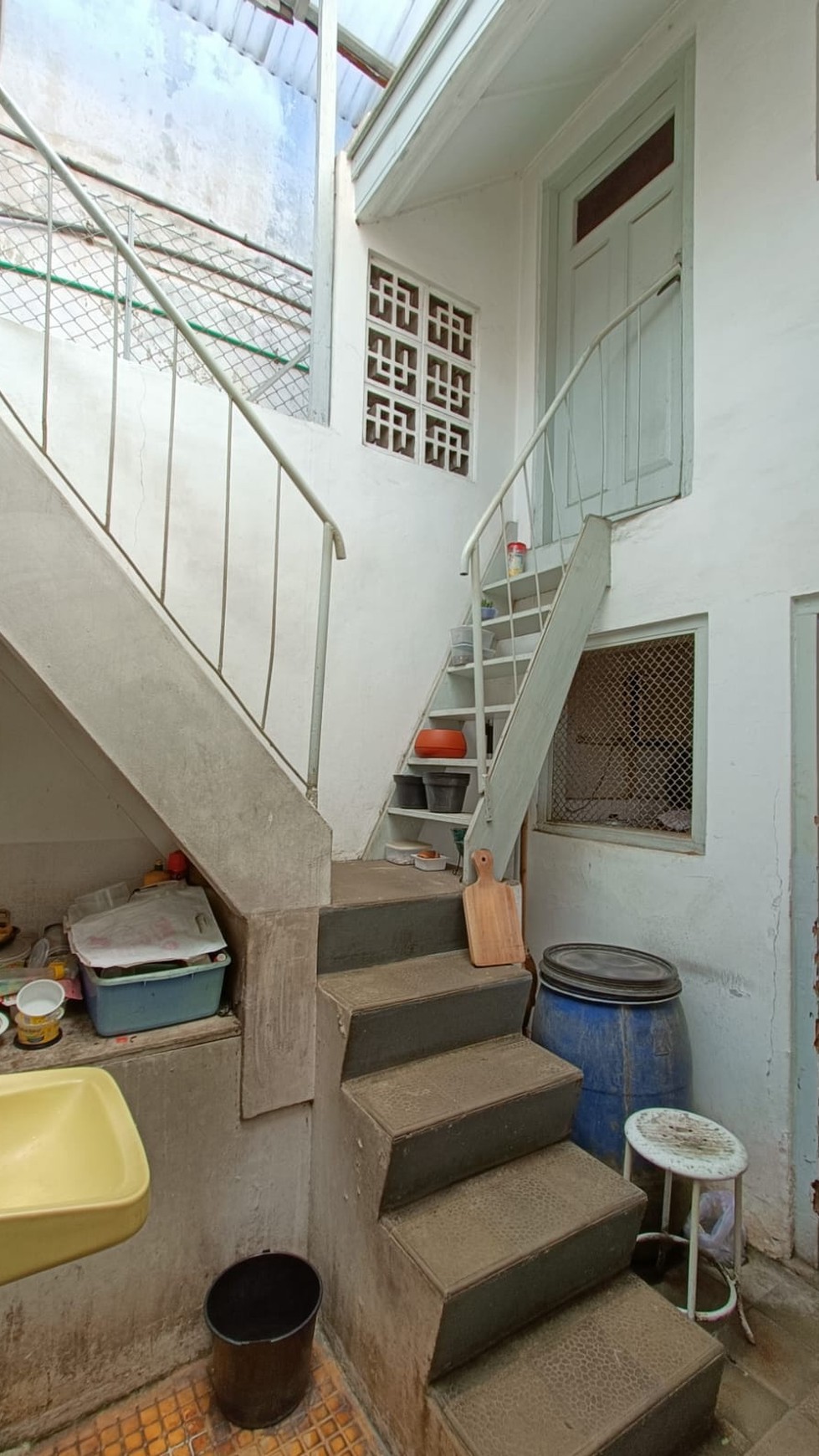 Rumah Klasik 1½ Lantai Sayap Kebon Kawung Pasirkaliki Kec Cicendo Bandung