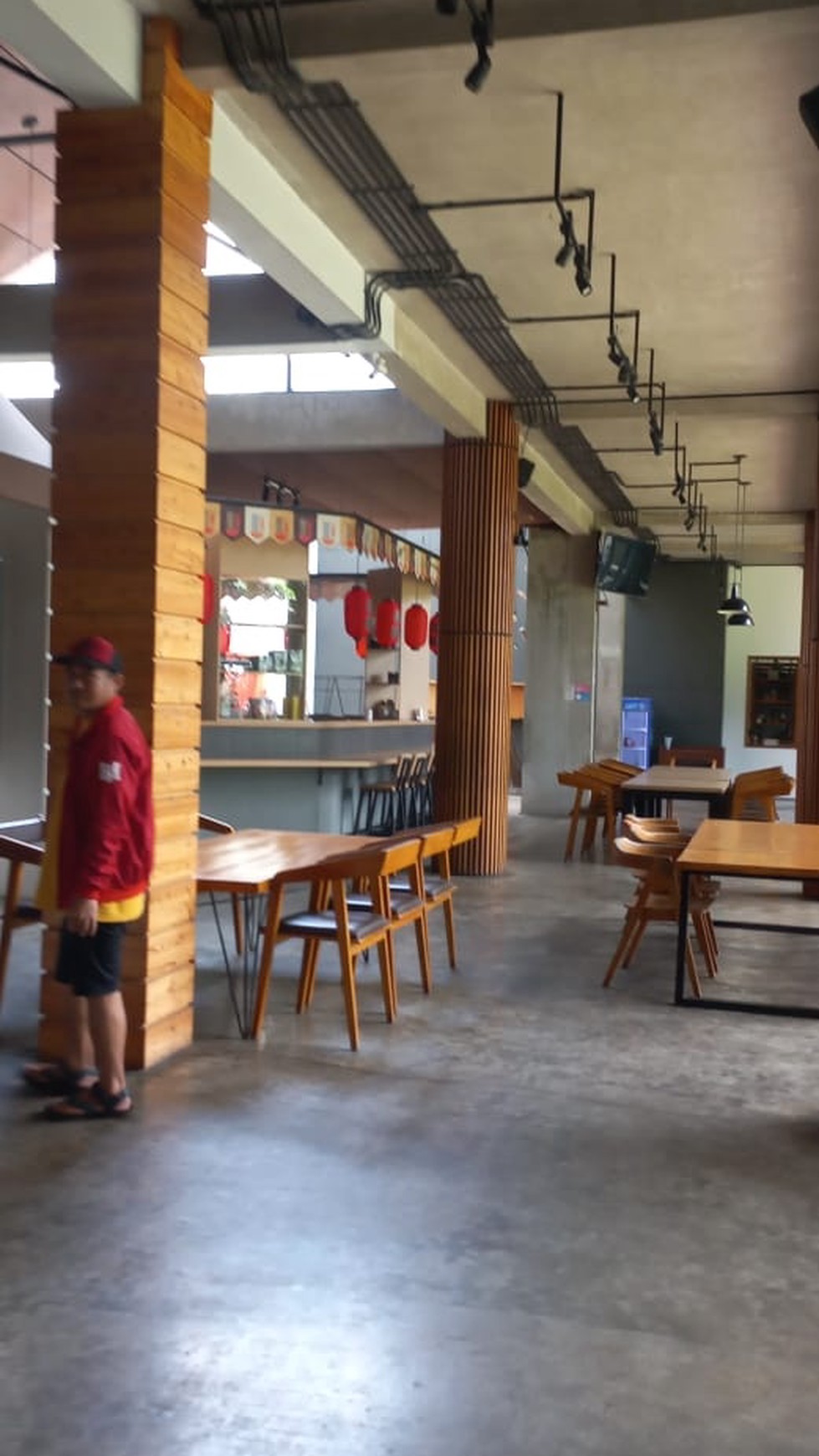 Ruang Usaha Luas untuk Cafe di Ciumbuleuit Cidadap Bandung