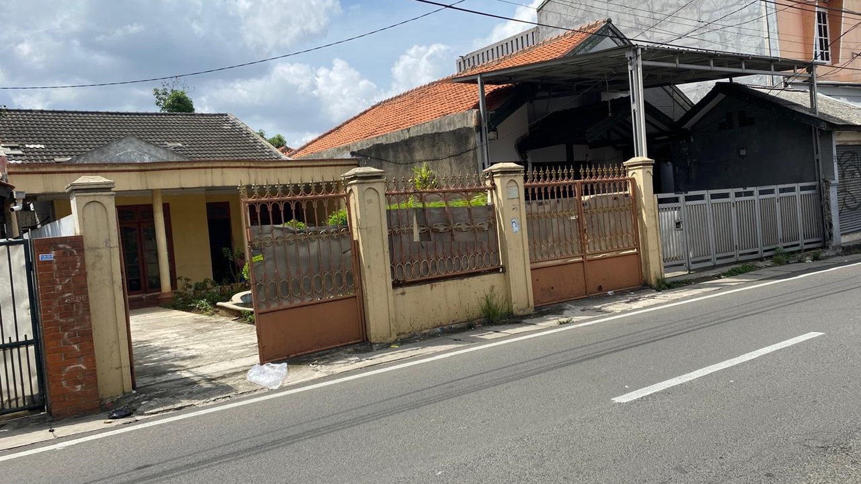 Rumah 1 lantai, halaman luas di Larangan