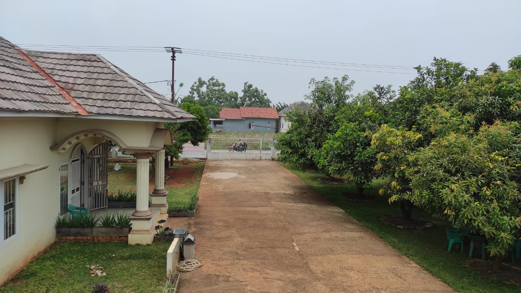 Rumah Asri dengan Kebun & Sawah Produktif - Hunian Nyaman, Investasi Menjanjikan di Srengseng Sukatani