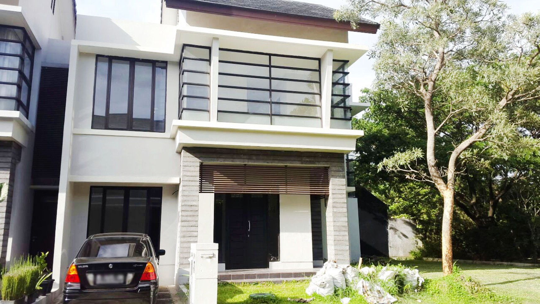 Rumah dalam cluster di Emerald Bintaro Jaya sektor 9