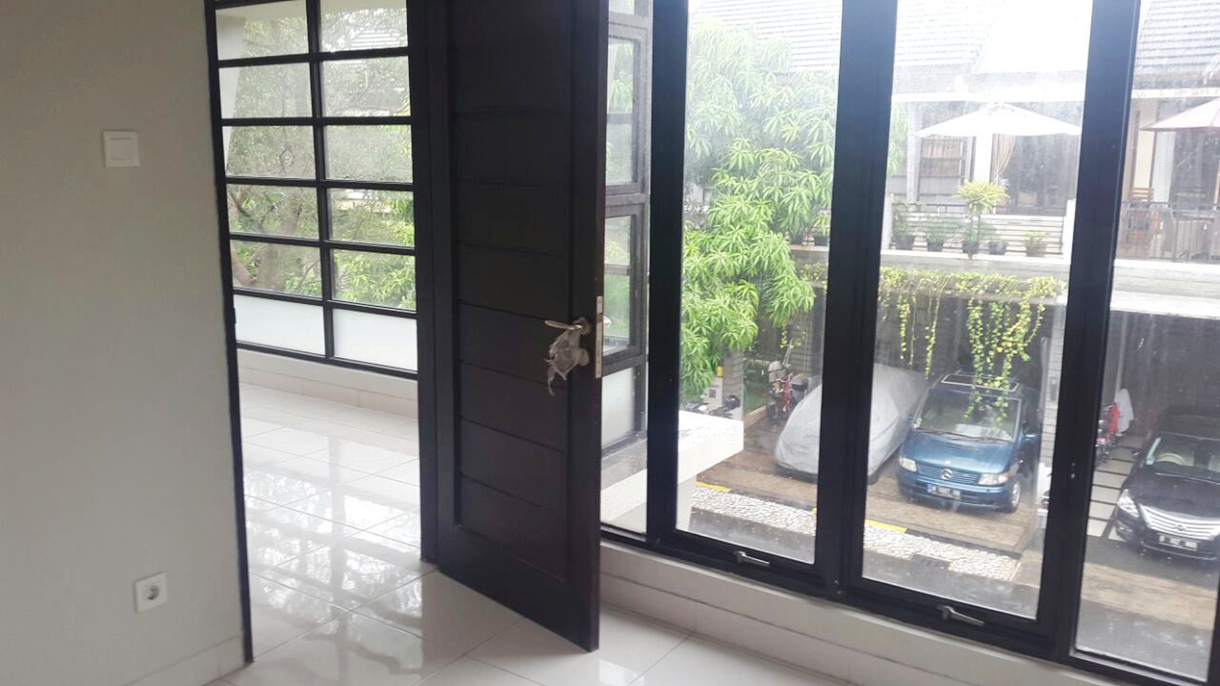 Rumah dalam cluster di Emerald Bintaro Jaya sektor 9