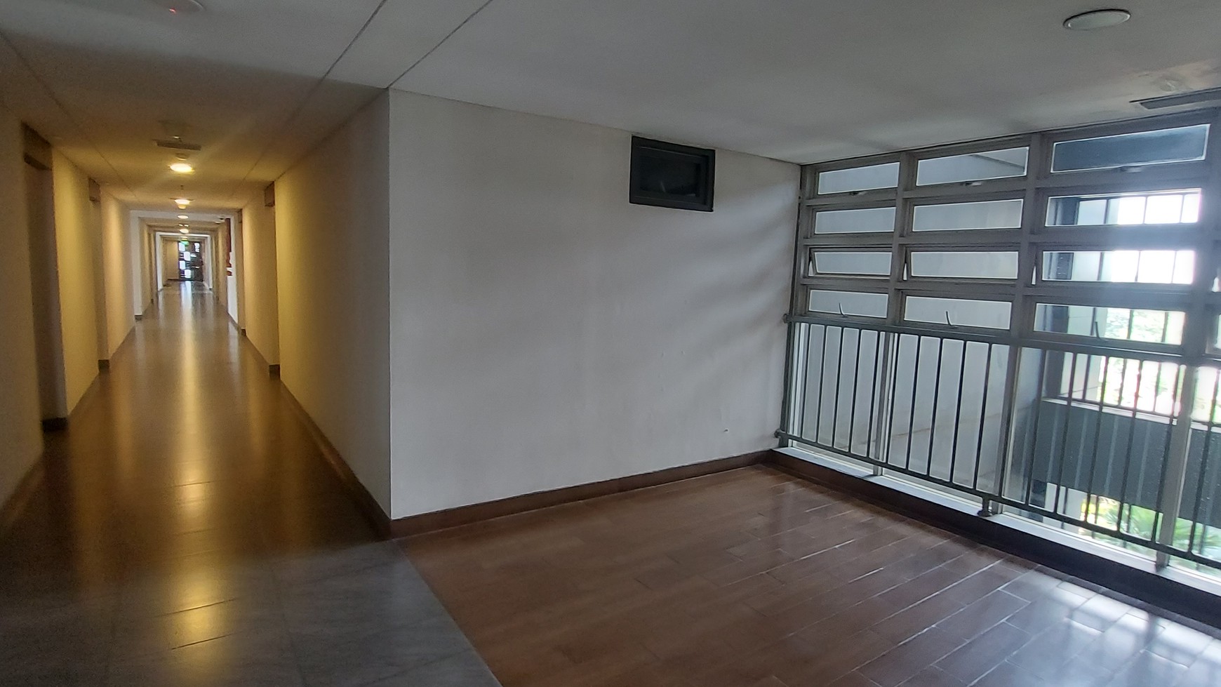 Apartemen Exclusive Lavenue 3 BR - Pancoran Jakarta Selatan