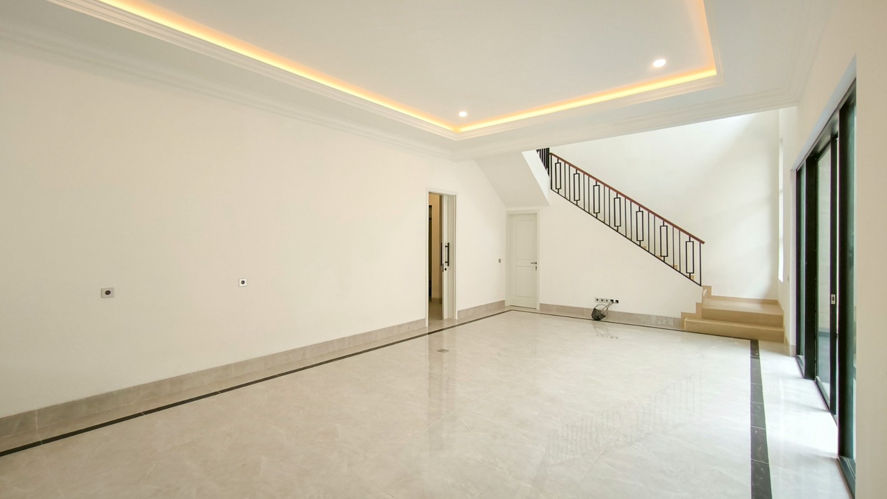 Rumah Hitung Tanah Area Cipete