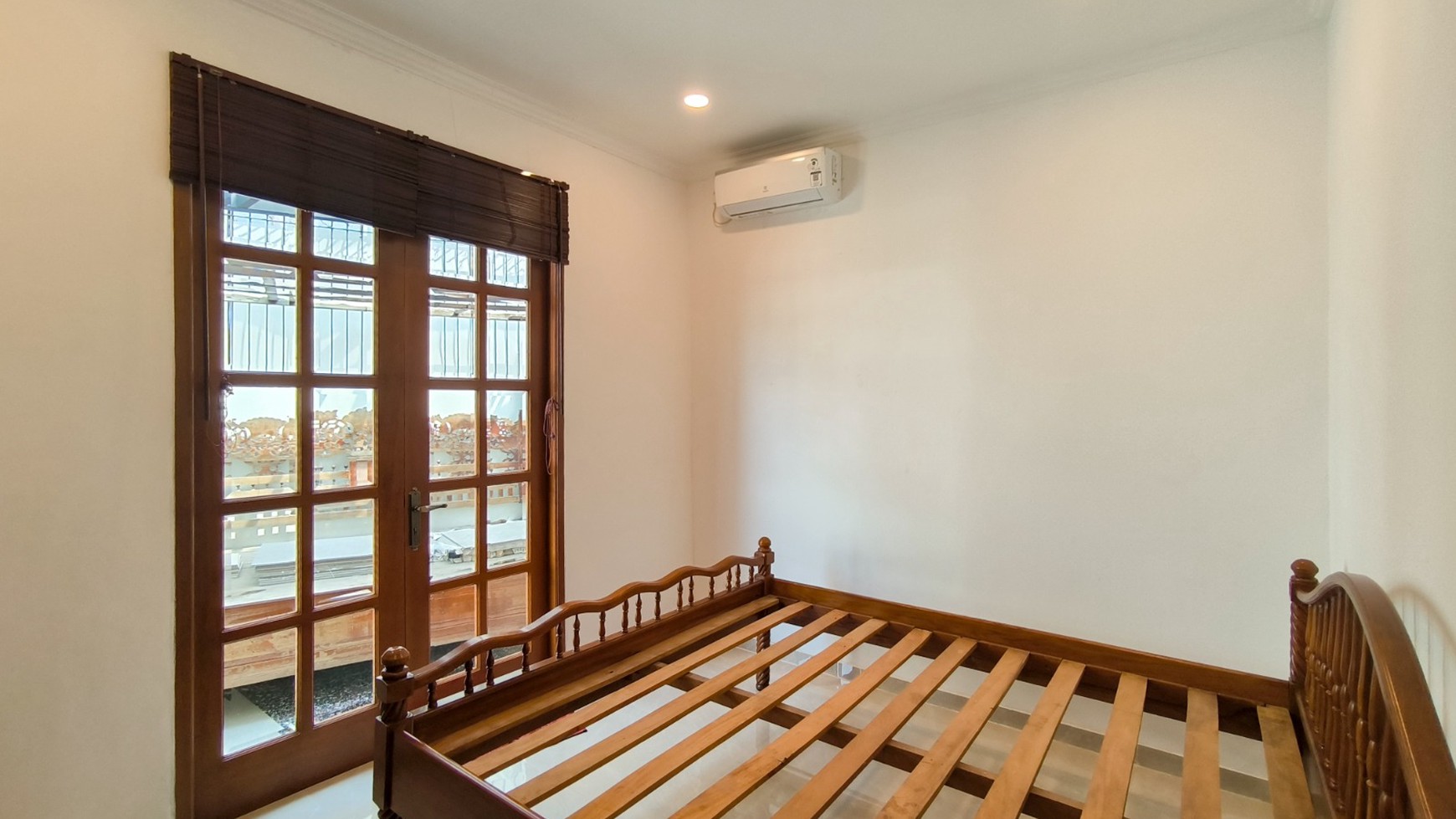 Rumah Bagus,dalam ruangan rapih,lingkungan ok di Bintaro Jaya 9.