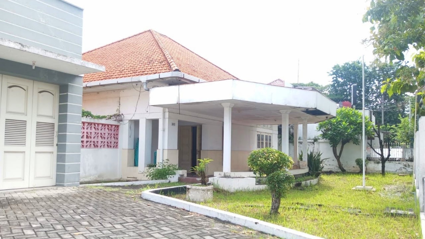 DIJUAL DAN DISEWAKAN RUMAH JALAN MANGKUNEGARA DIPONEGORO SURABAYA