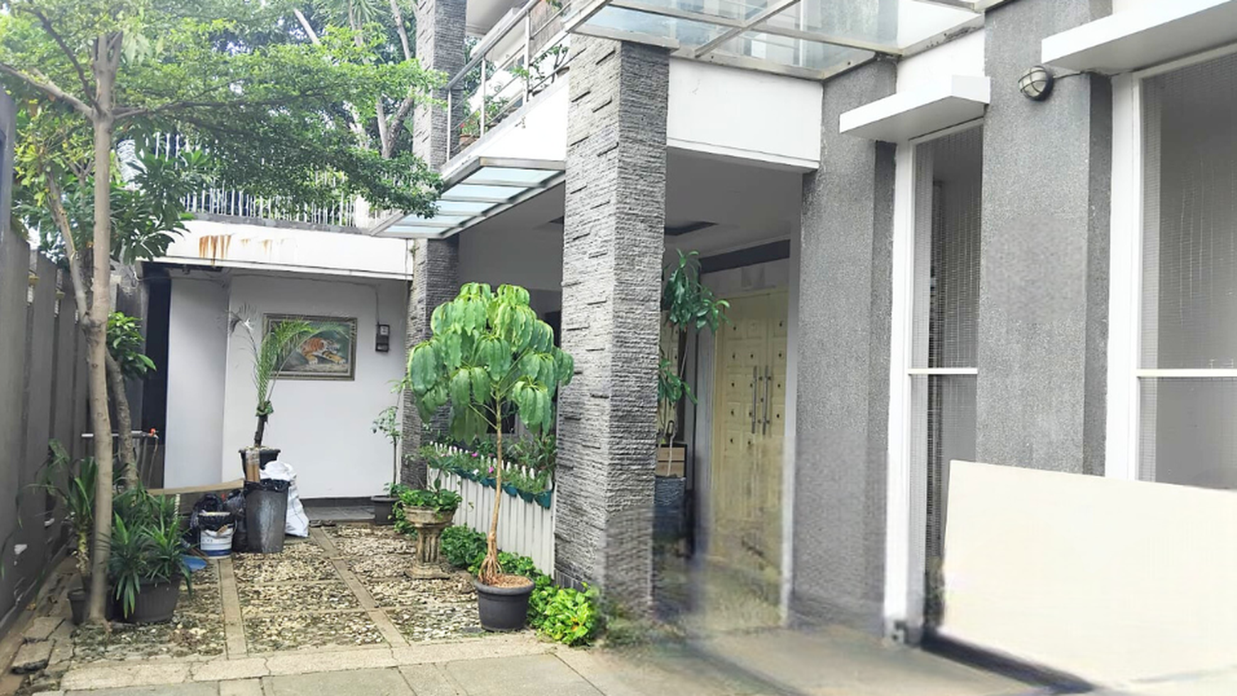 Rumah Bagus di Jual 2 Lantai di Pasar Minggu, Jakarta Selatan