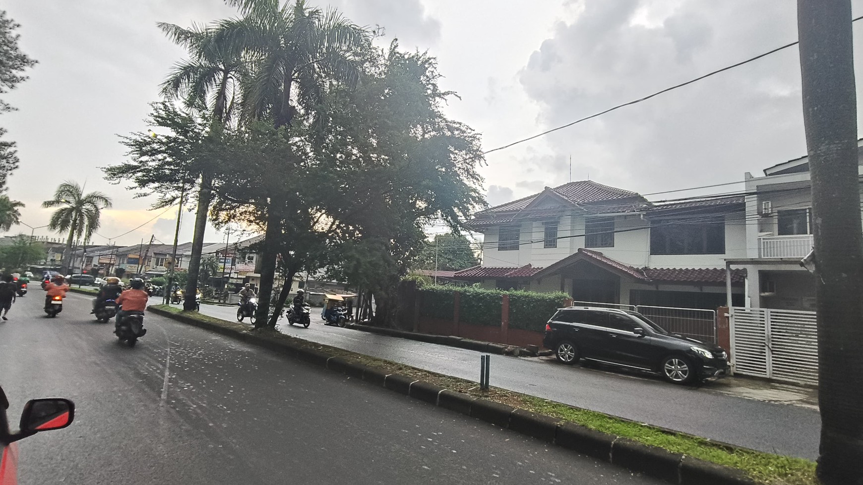 Rumah Bagus Di Villa Melati Mas Raya BSD Tangerang Selatan