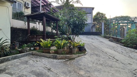 Dijual rumah besar asri Manunggal 2   Sebelah Taman Kota Ceger jakarta Timur