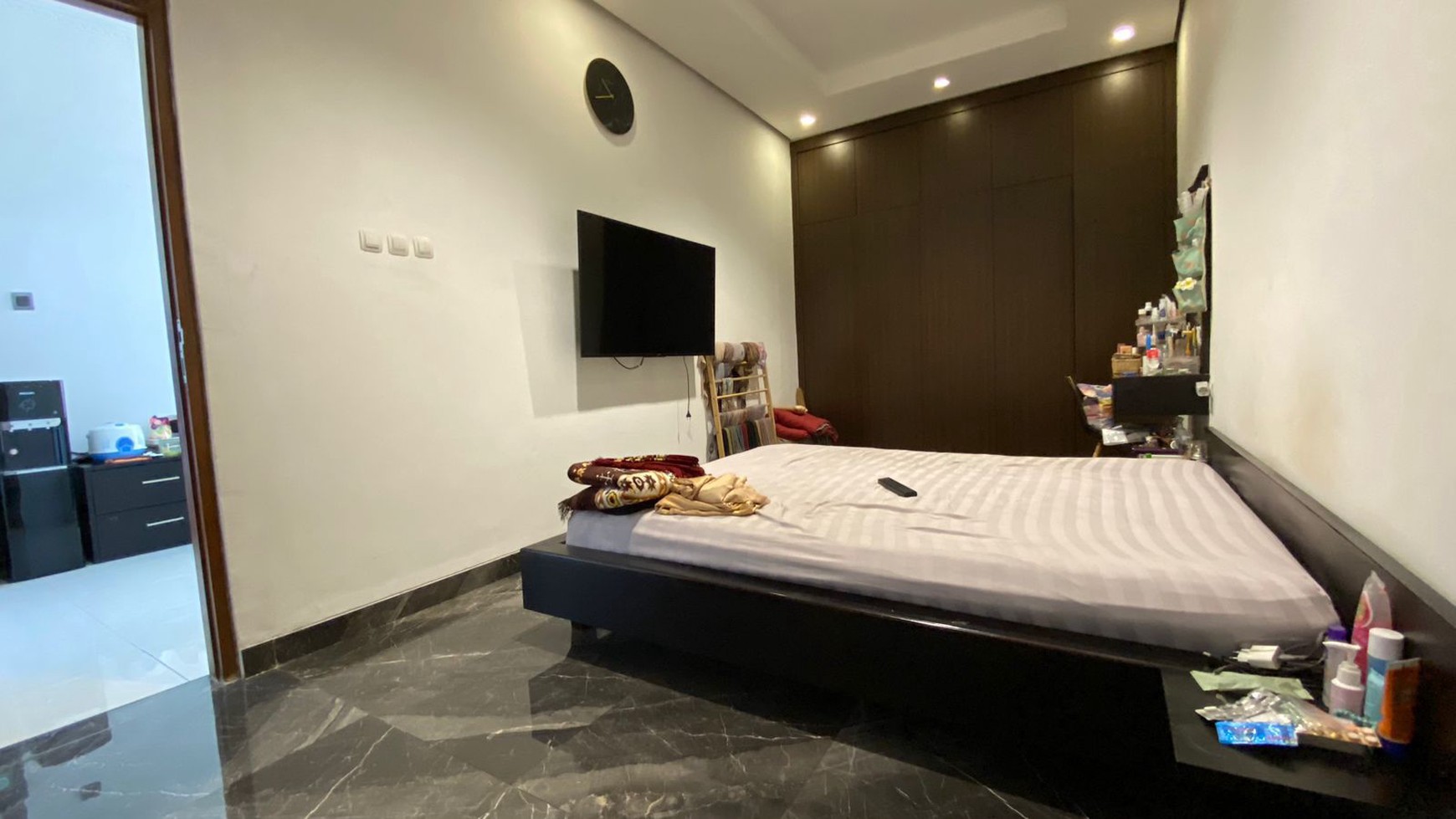 Rumah siap huni,bagus di Bintaro Jaya Sektor 5