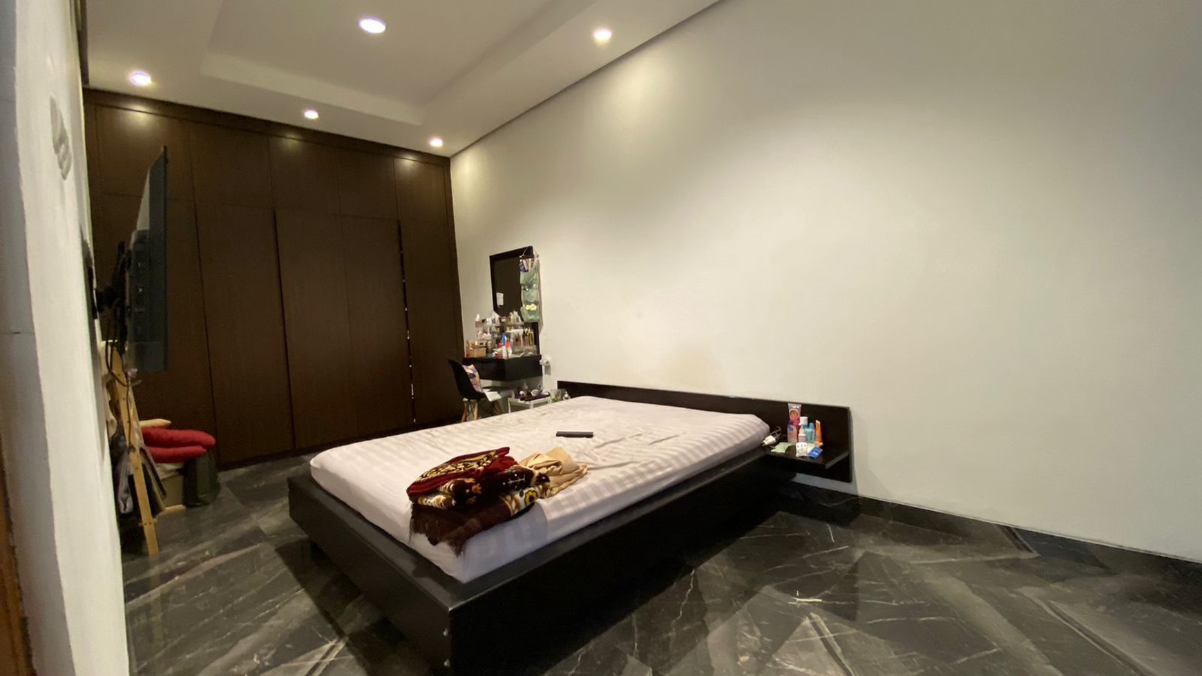 Rumah siap huni,bagus di Bintaro Jaya Sektor 5