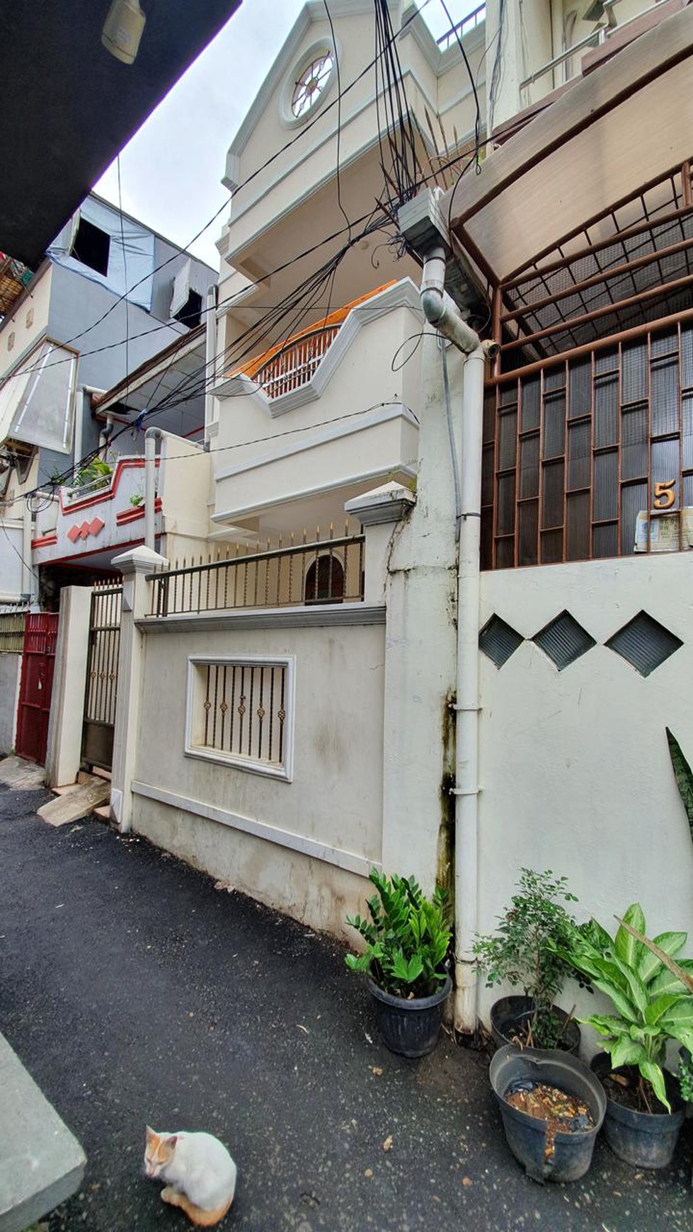 1814. Dijual Rumah di Jl Terate I Tambora Jakarta Barat