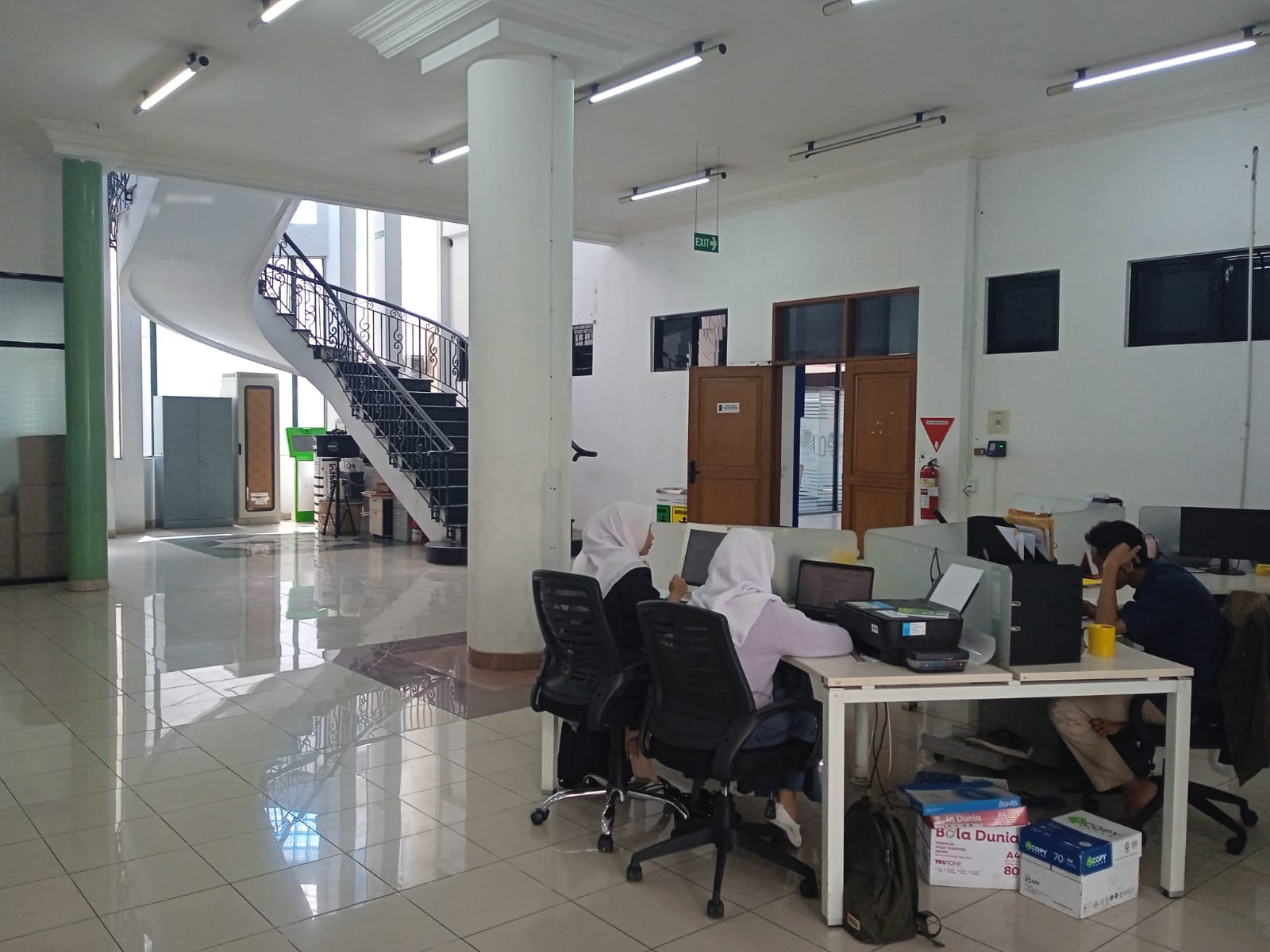 Kantor di Mainroad Soekarno Hatta dekat Batununggal Lokasi Strategis