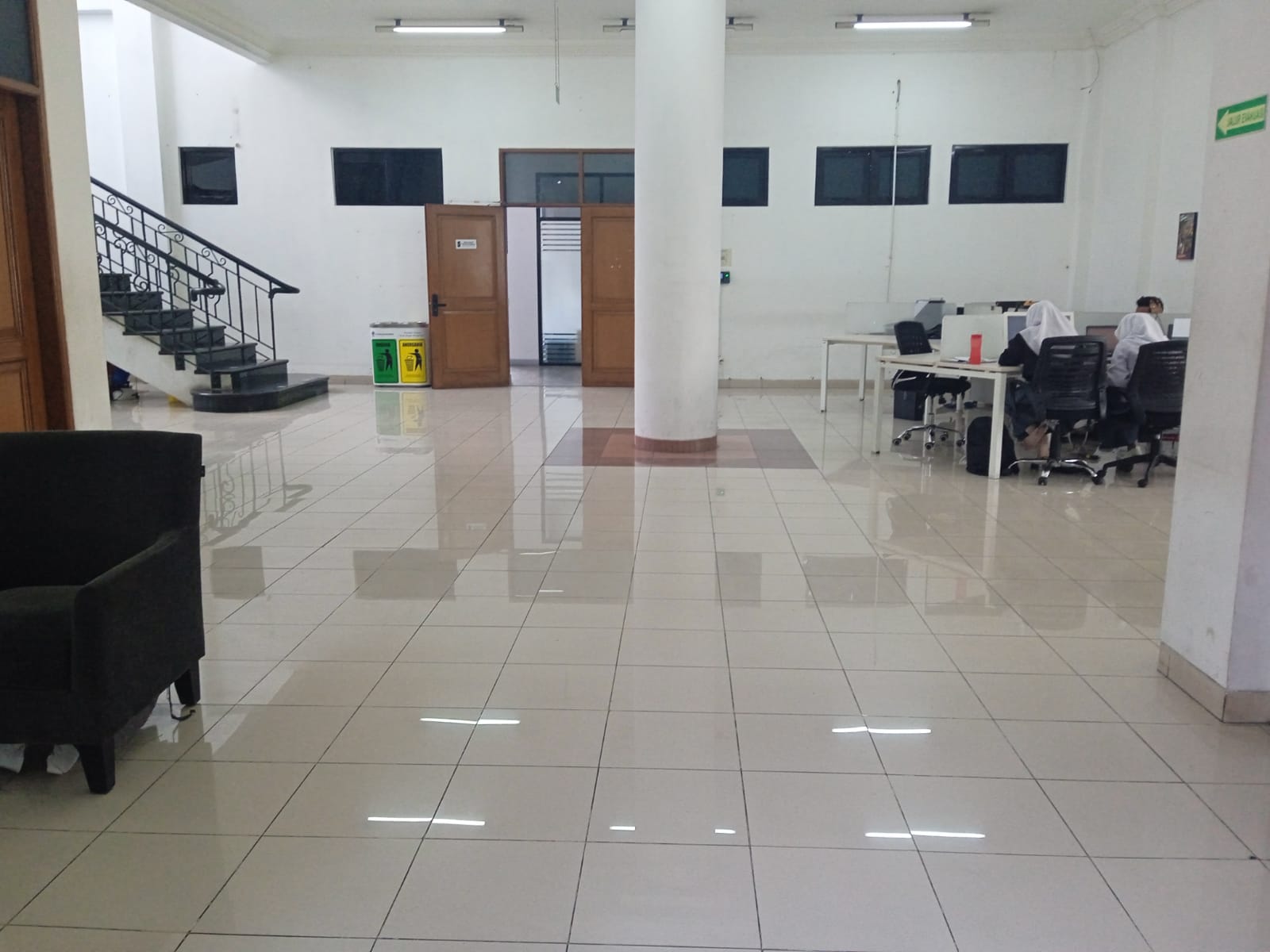 Kantor di Mainroad Soekarno Hatta dekat Batununggal Lokasi Strategis