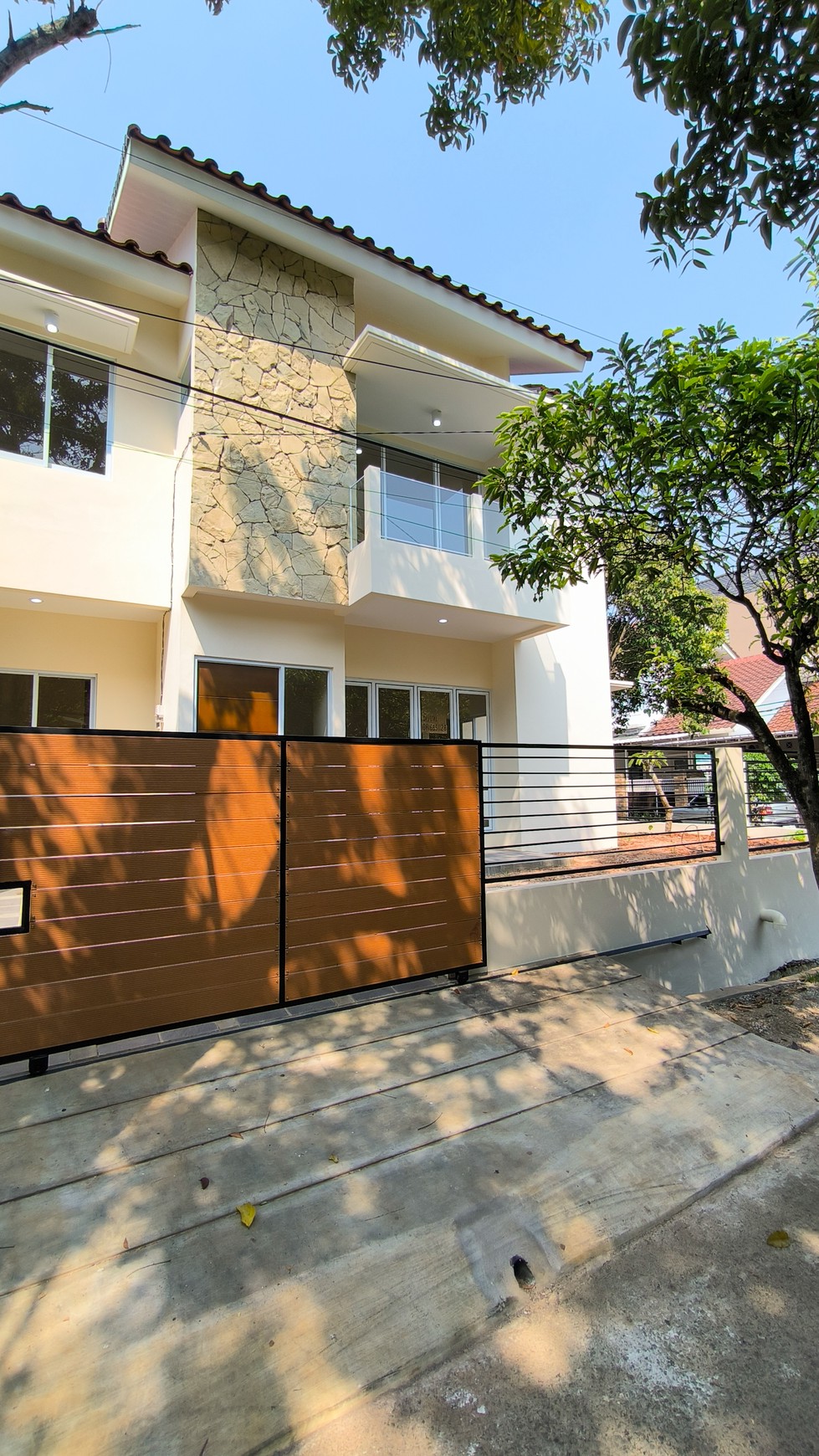 Rumah Brand New dan Hoek di Permata Bintaro Sektor 9