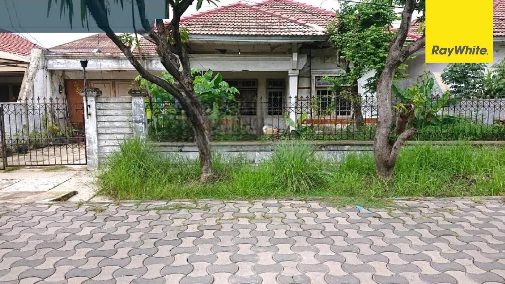 Dijual Rumah Hitung Tanah SHM di Manyar Indah Surabaya