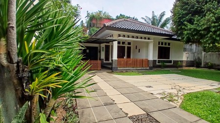 Dijual rumah di jl tarumanegara,cirendeu