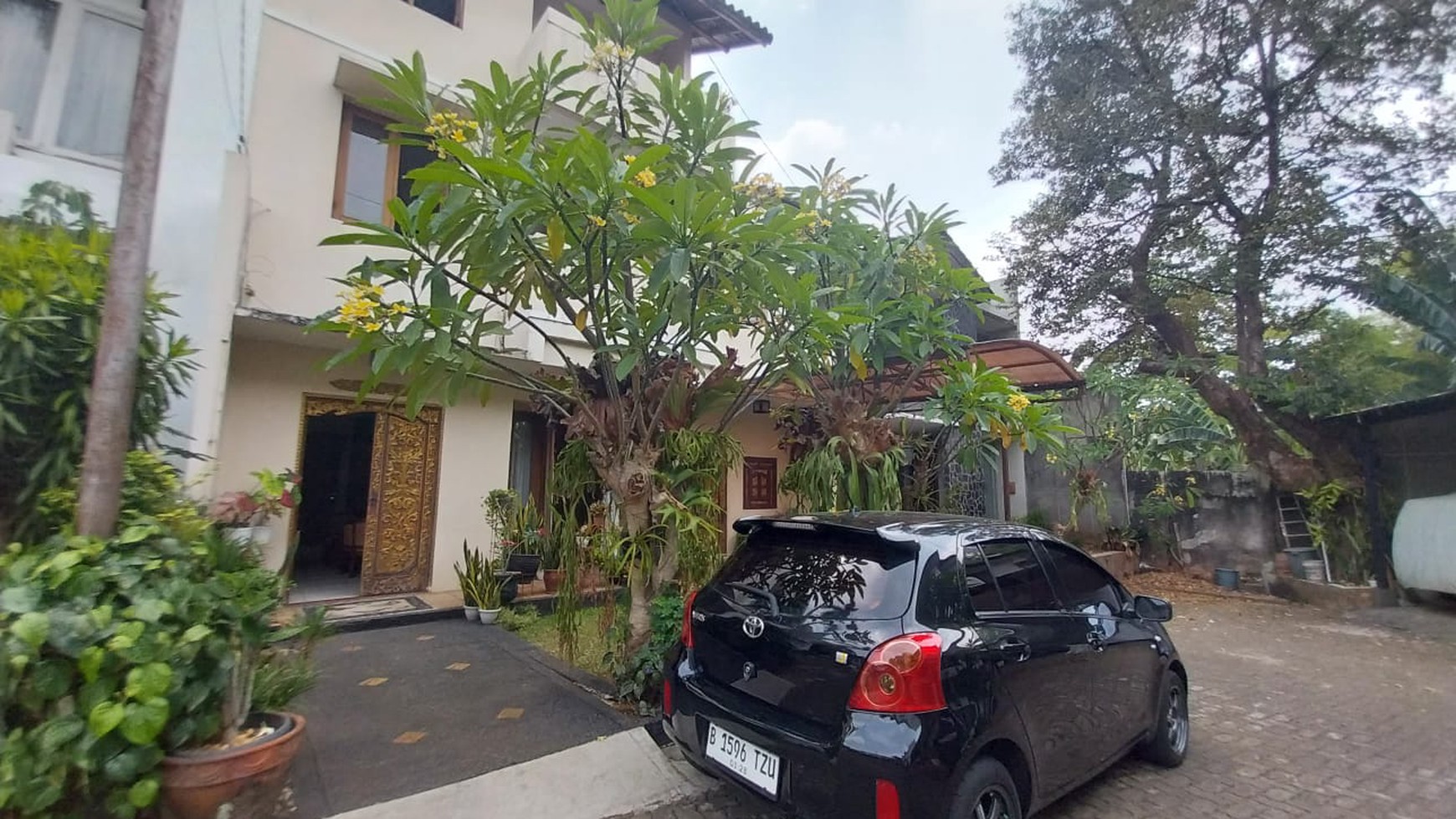 Rumah Town House di Pangkalan Jati, Dekat Pondok Labu