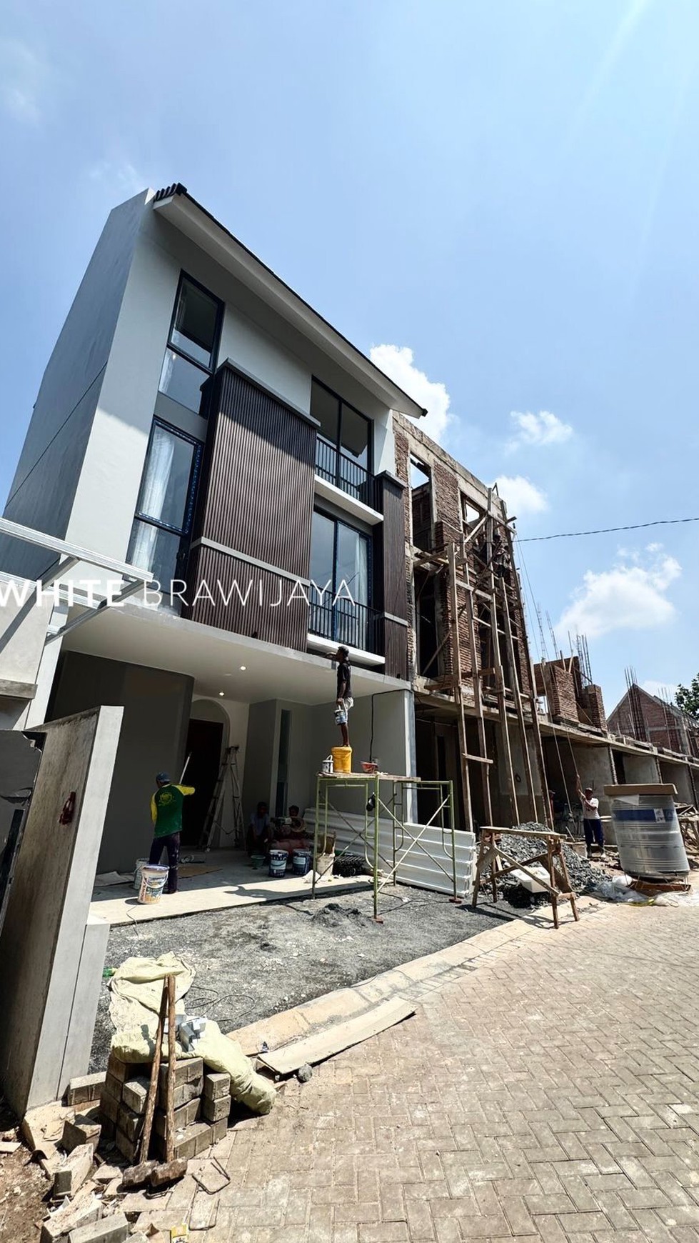 Brand New Townhouse Lokasi Strategis 