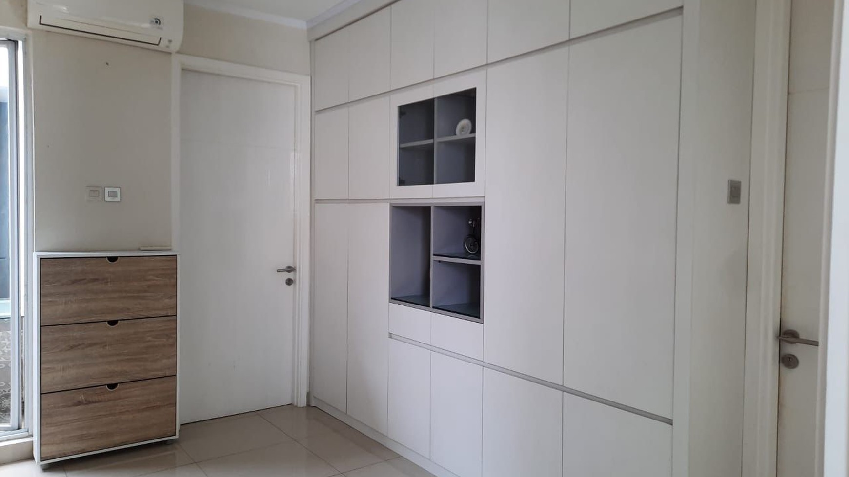 Rumah Bagus Furnished Diarea Cluster Discovery Akses Boulevard-Toll Parigi 