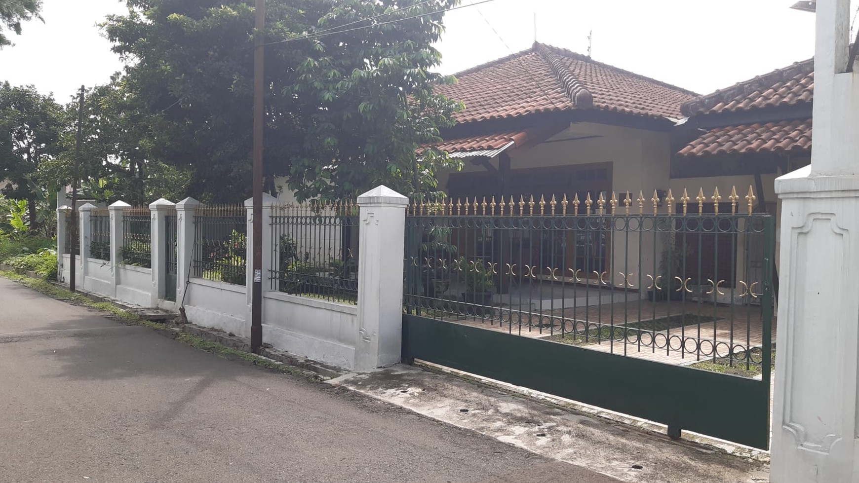 Rumah 2 lantai, luas, siap huni  di Bogor