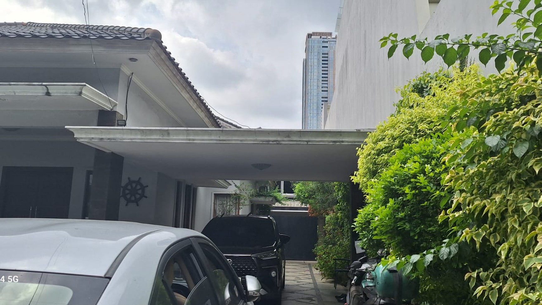 dijual rumah di prime Menteng