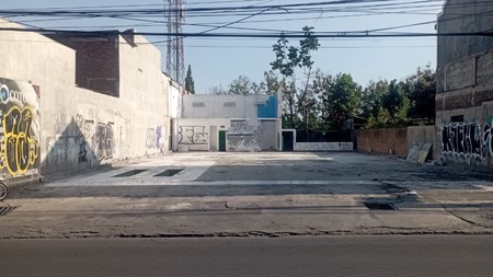 Disewakan Tanah Luas 300m2 Lokasi Strategis di Jalan Godean