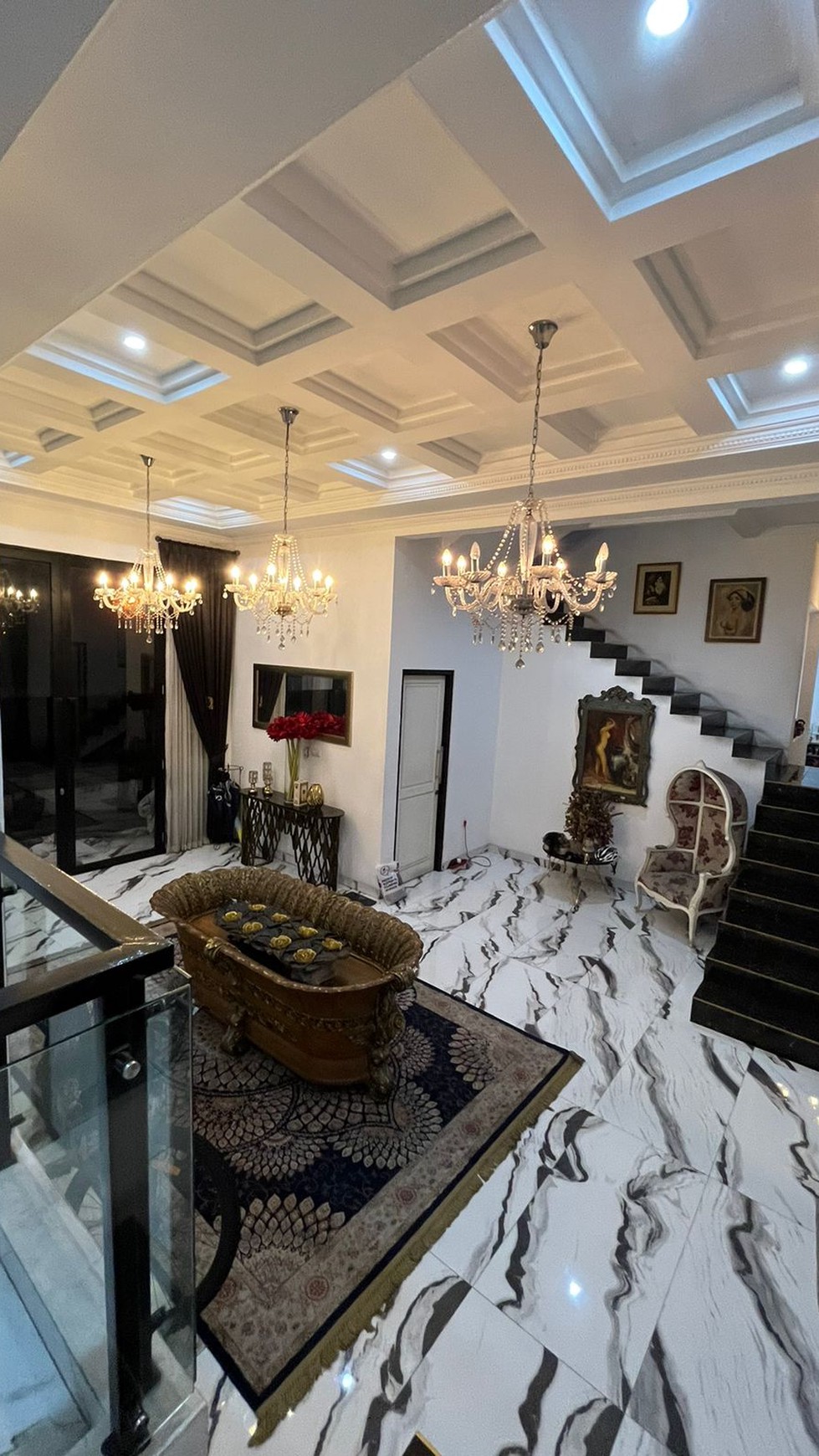 Rumah Bagus,ada kolam renang Di Jl Gelagah Raya Cirendeu Ciputat Timur Tangerang Selatan,