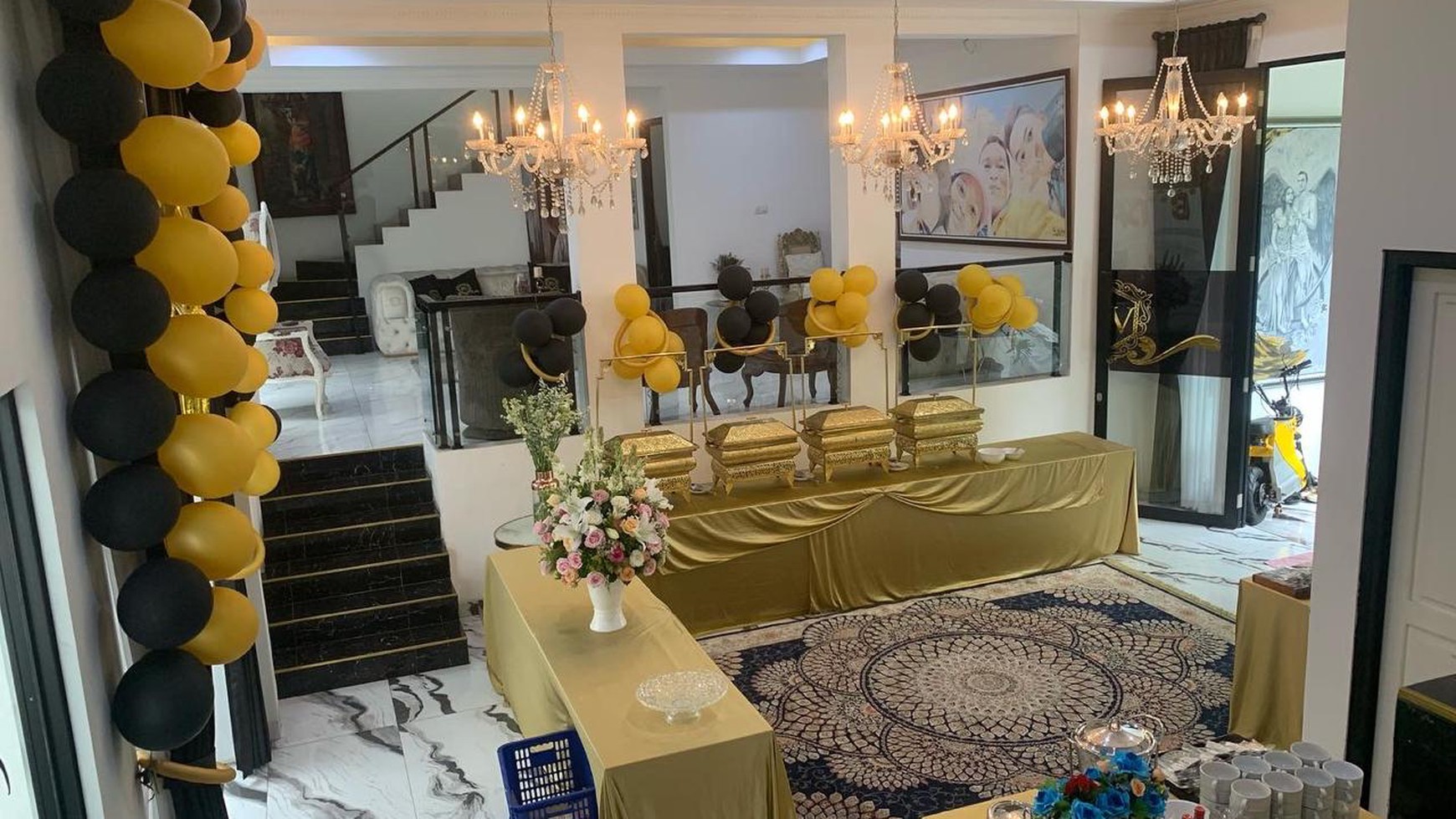 Rumah Bagus,ada kolam renang Di Jl Gelagah Raya Cirendeu Ciputat Timur Tangerang Selatan,