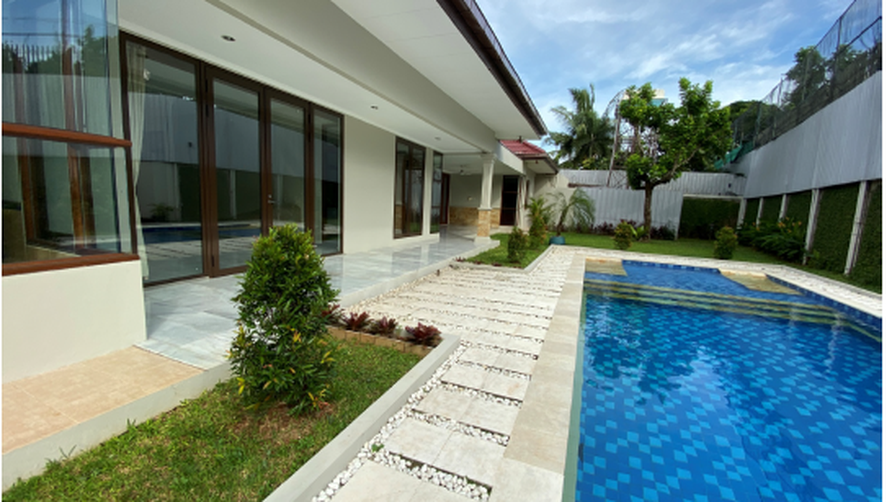 Rumah Hitung Tanah Area Cipete