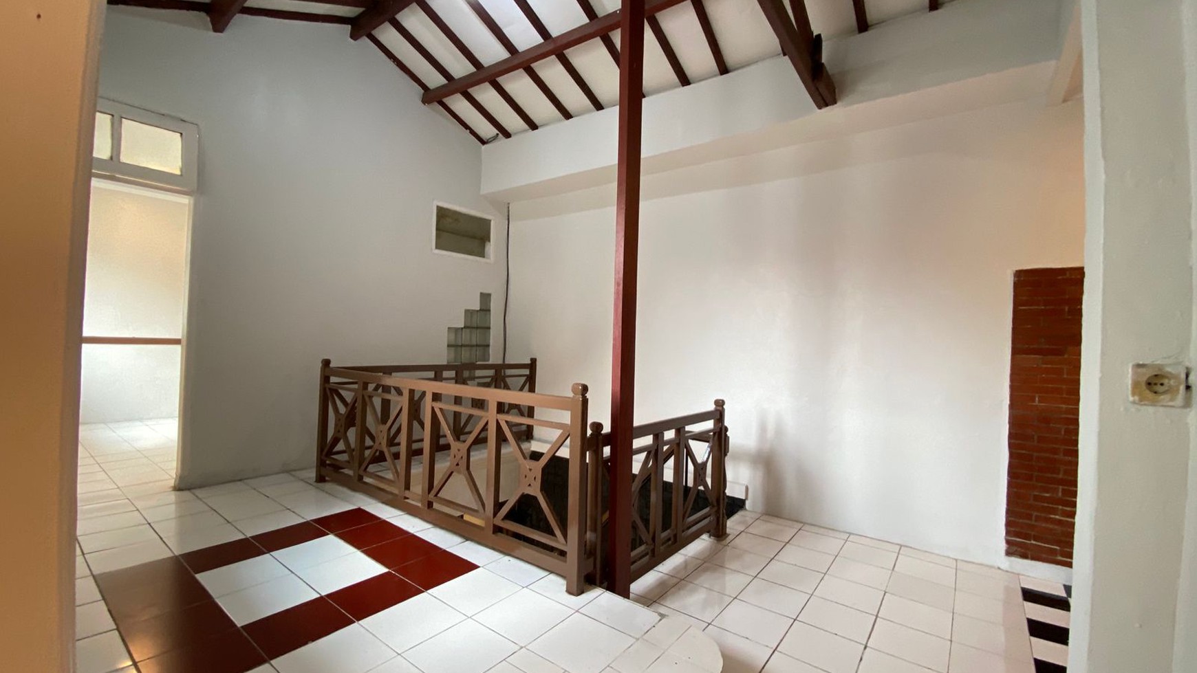 Rumah Hitung Tanah Area Cipete