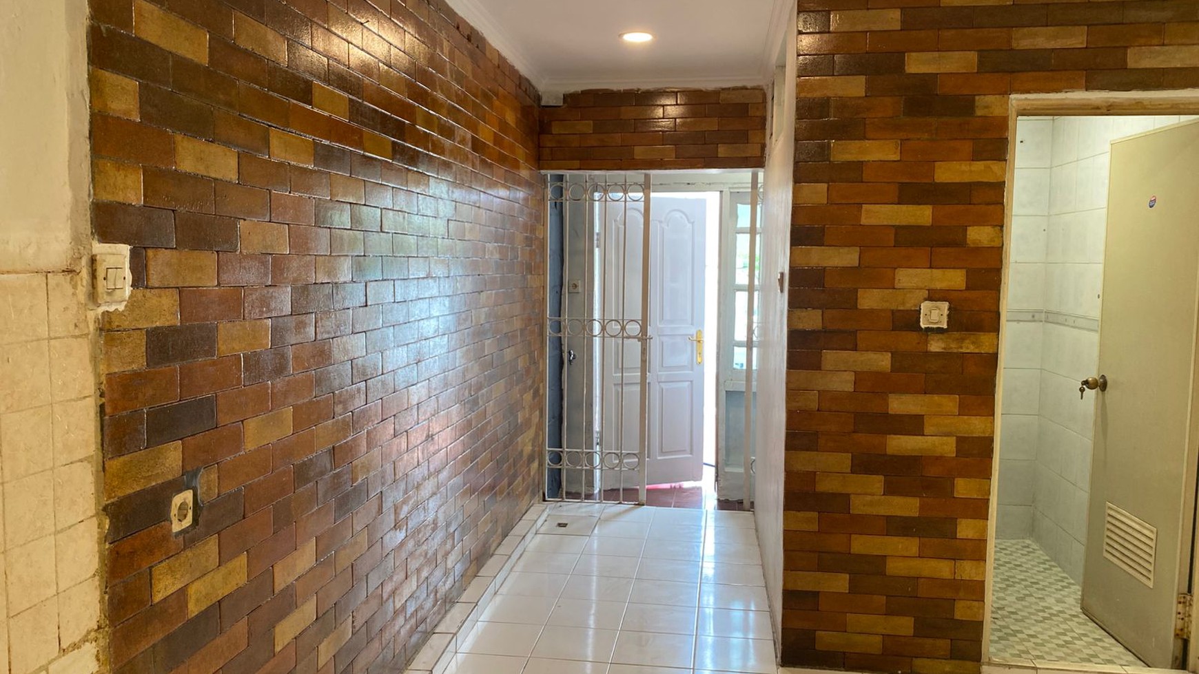 Rumah Hitung Tanah Area Cipete