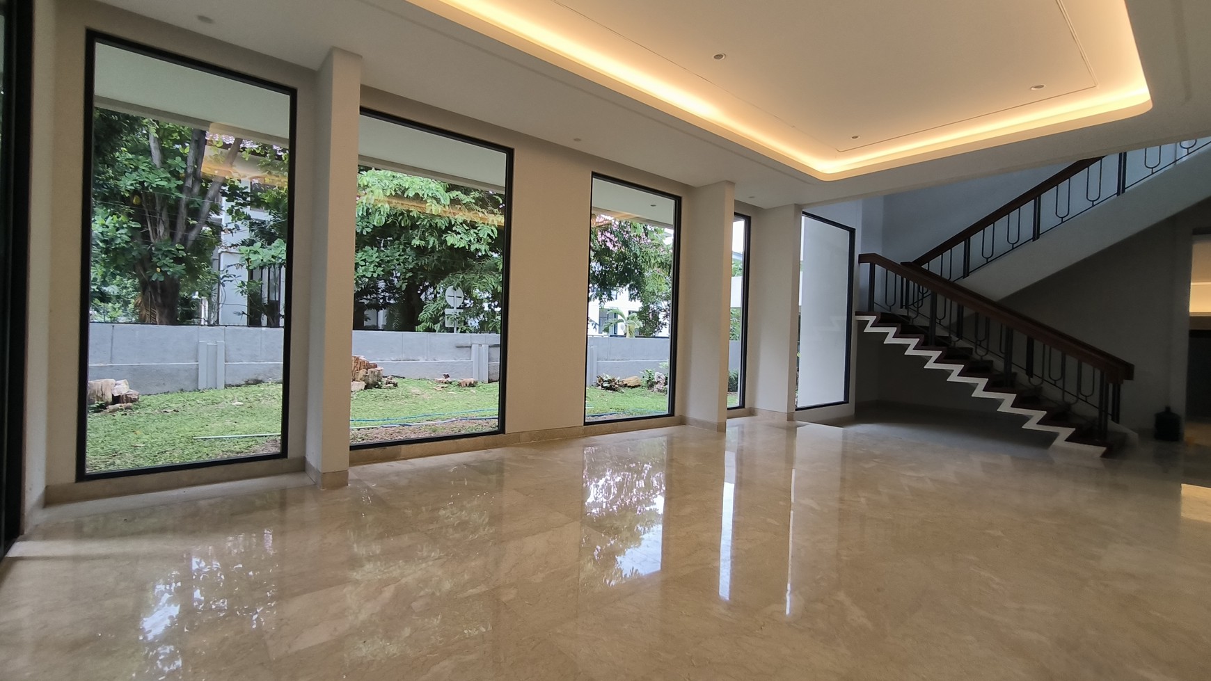 Rumah Hitung Tanah Area Cipete