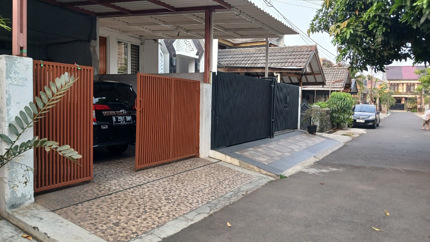 Rumah hadap komplek dan hadap sekolah Petukangan Selatan