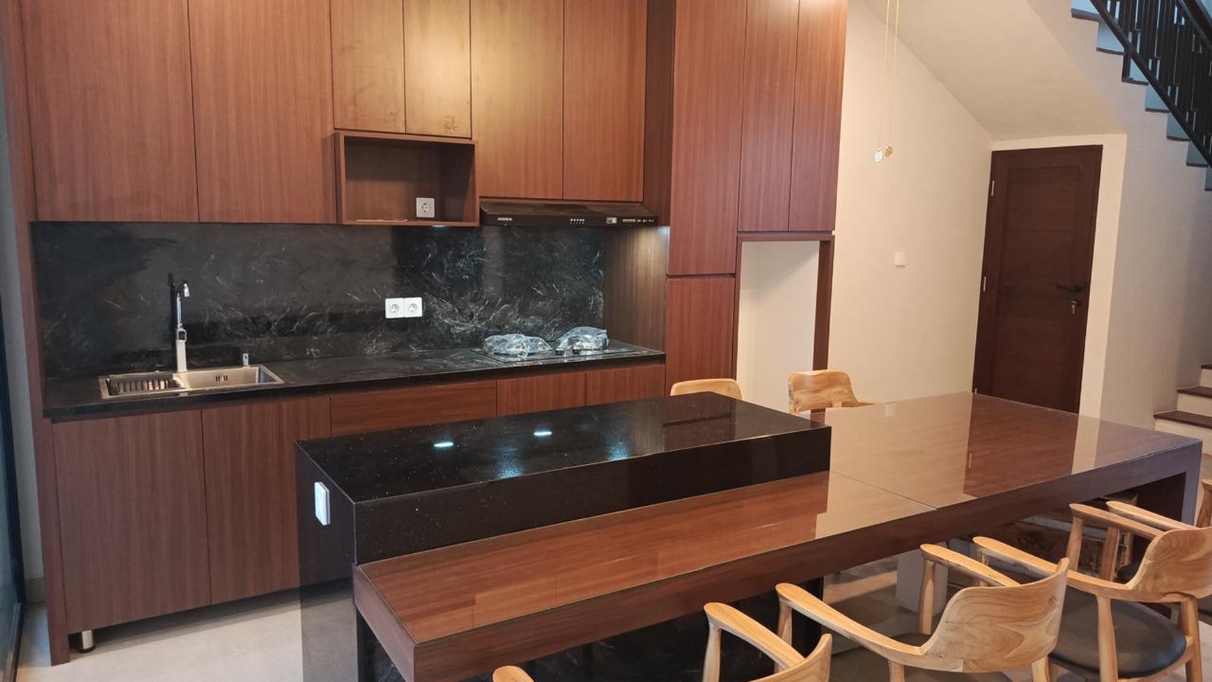 Brand New 3 Bedrooms In Seminyak Area