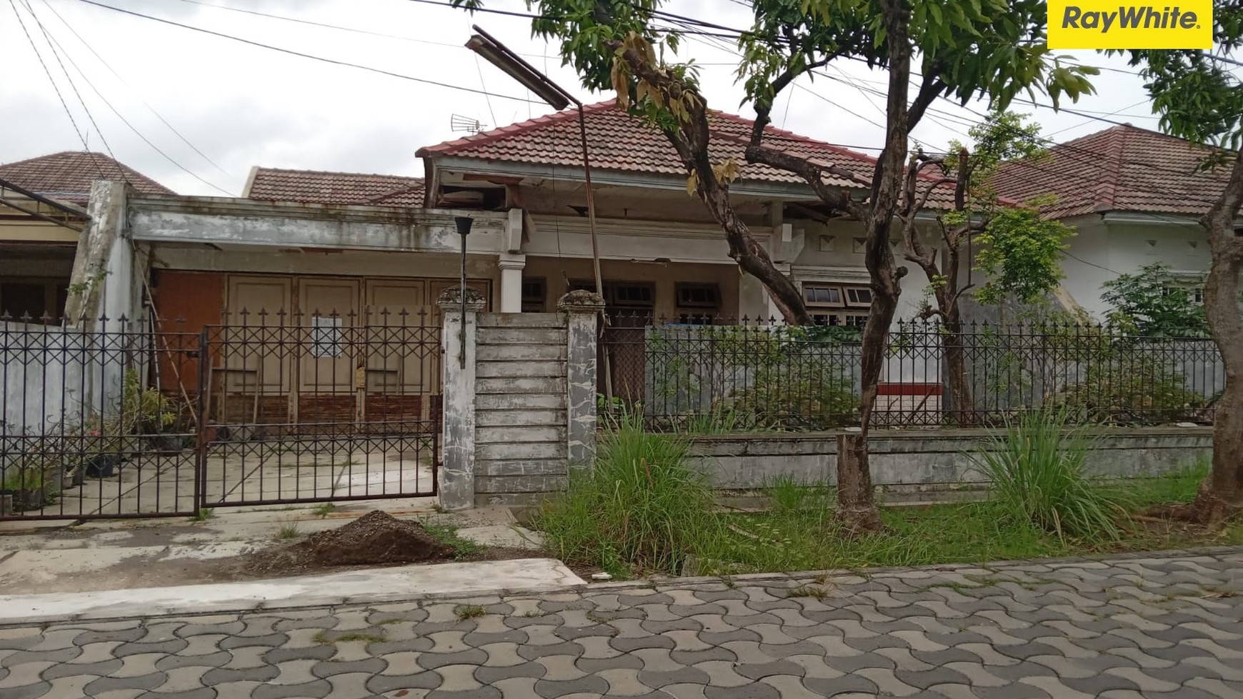 Dijual Rumah Hitung Tanah di Manyar Indah Surabaya