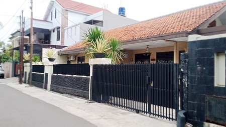 Rumah di Komplek Perhubungan Udara Cempaka Putih Jakarta, Lokasi Strategis, SIAP HUNI - MG -