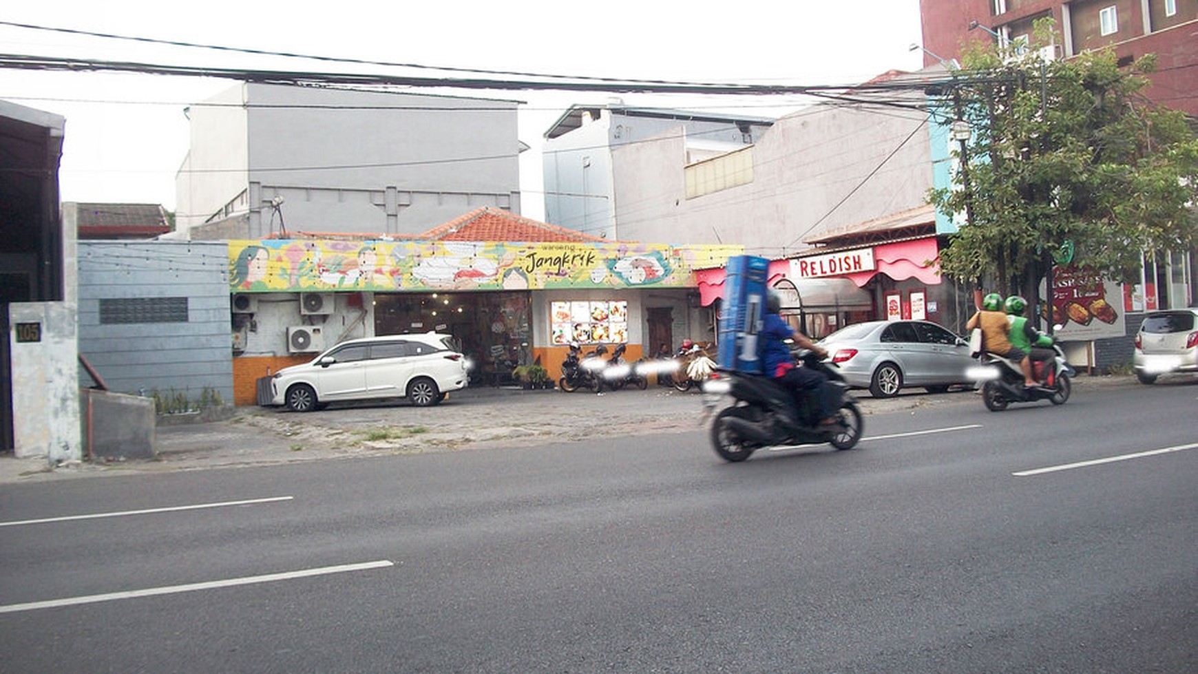 Rumah Usaha di Raya Jemursari Surabaya Selatan, Lokasi Sangat Strategis, Nol Jalan Raya, Dekat Hotel, RS, Pom Bensin, Pizza Hut, Starbucks dsb