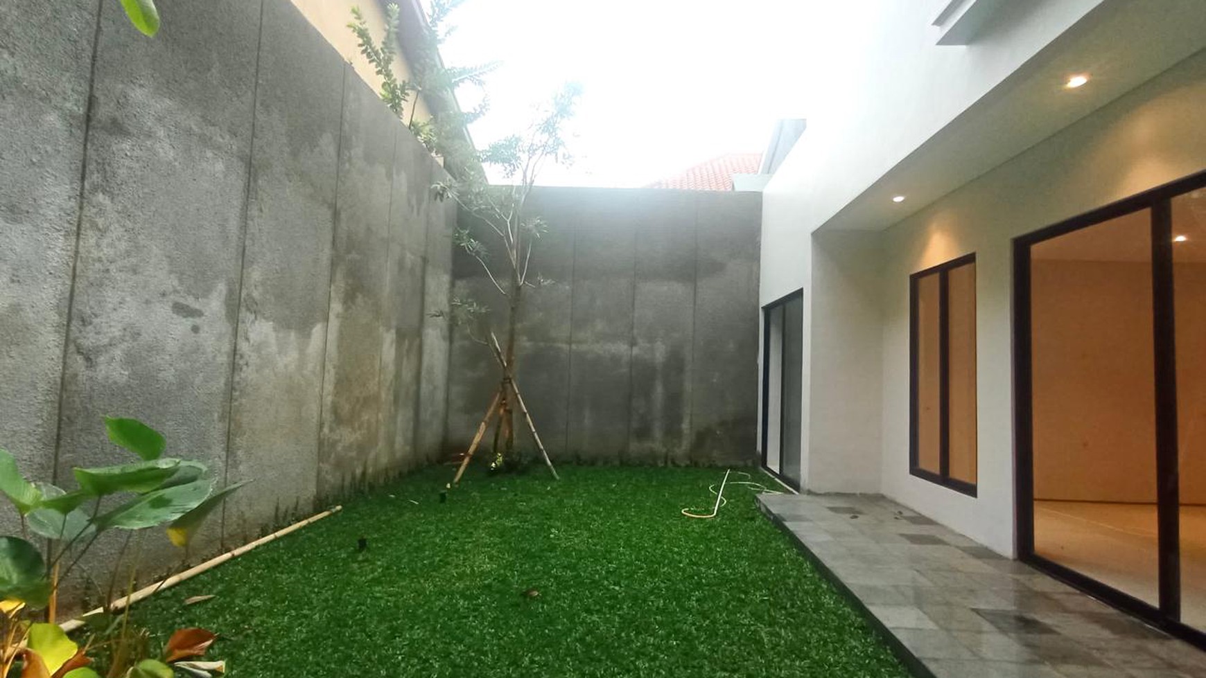 Dijual Rumah cantik dan modern di Gn. Pasifik Taman Himalaya Lippo Karawaci Tangerang